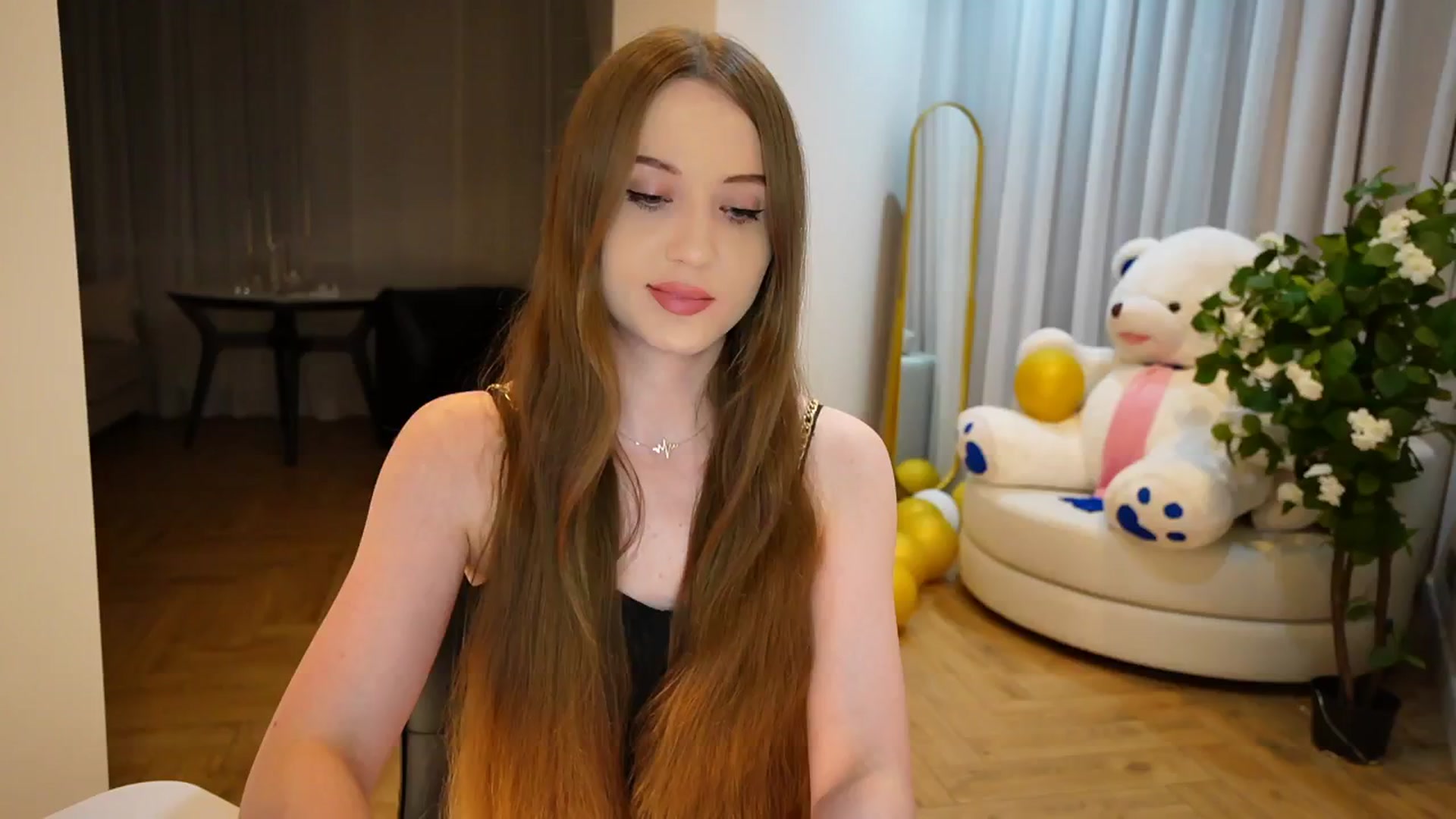 Gallery image thumbnail from Innocent_Soul's myfreecams stream on, 09/02/2024, 21:11 image 8 of 20