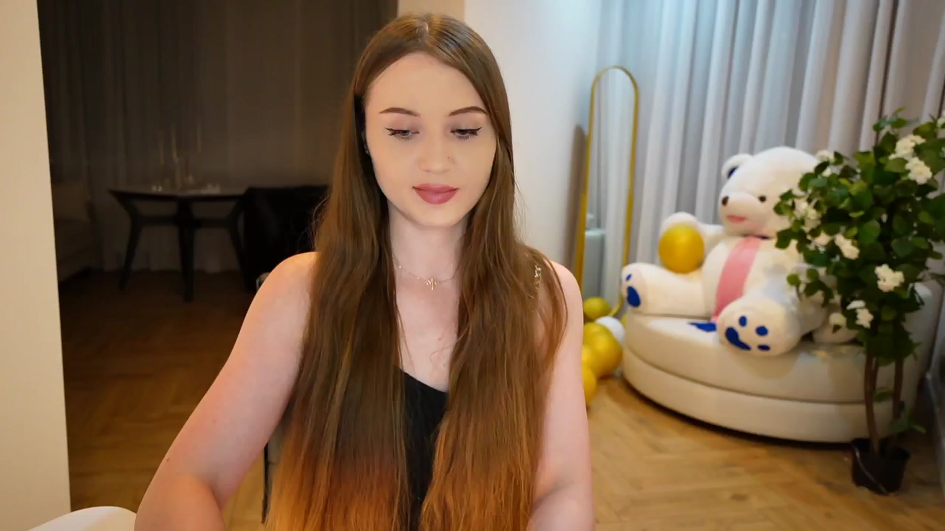 Gallery image thumbnail from Innocent_Soul's myfreecams stream on, 09/02/2024, 21:11 image 18 of 20