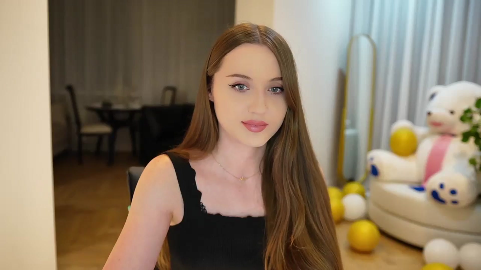 Gallery image thumbnail from Innocent_Soul's myfreecams stream on, 09/07/2024, 19:16 image 12 of 20
