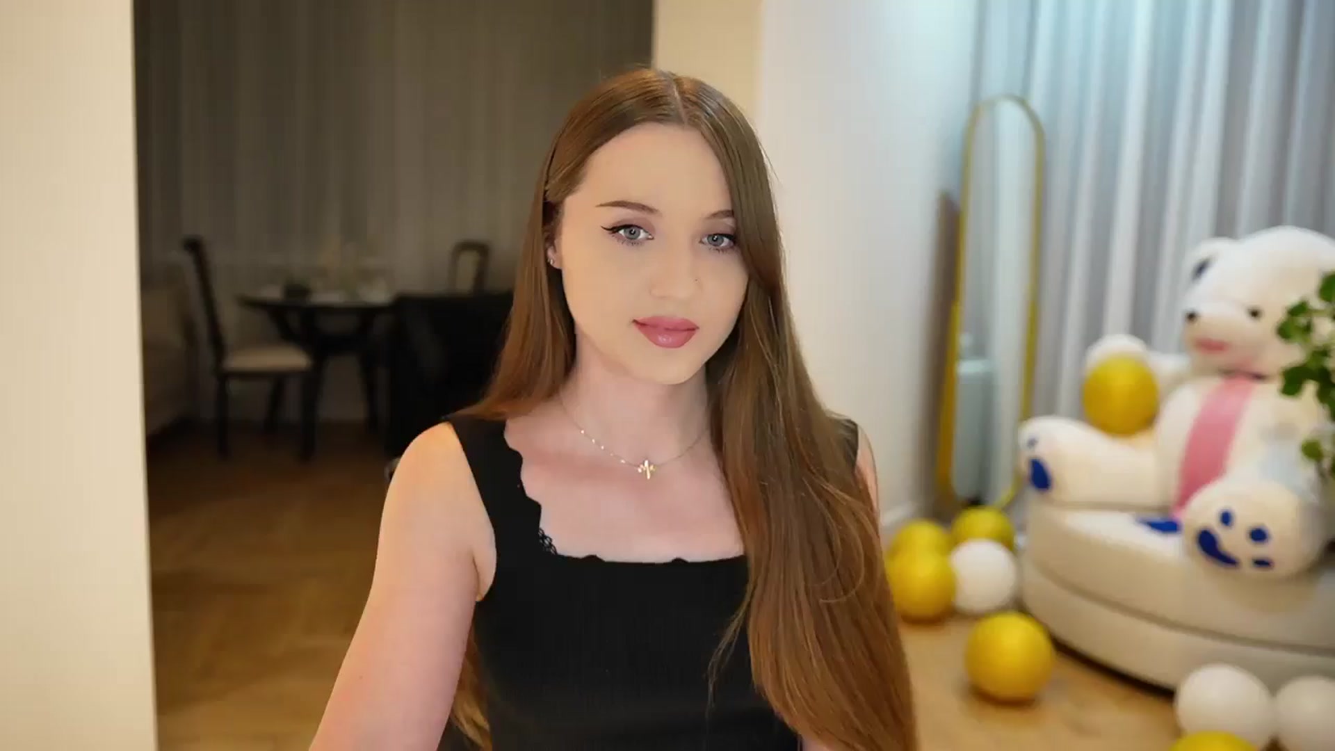 Gallery image thumbnail from Innocent_Soul's myfreecams stream on, 09/07/2024, 19:16 image 8 of 20