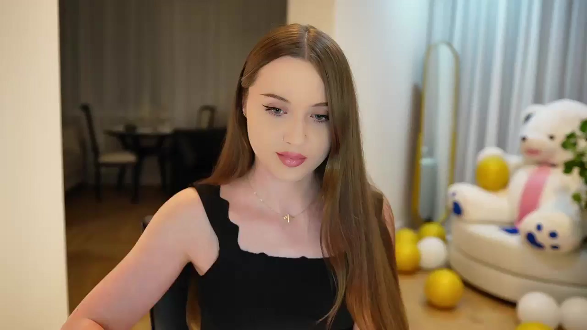 Gallery image thumbnail from Innocent_Soul's myfreecams stream on, 09/07/2024, 19:16 image 4 of 20