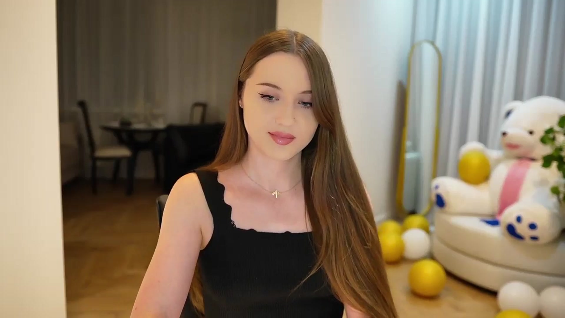 Gallery image thumbnail from Innocent_Soul's myfreecams stream on, 09/07/2024, 19:16 image 9 of 20