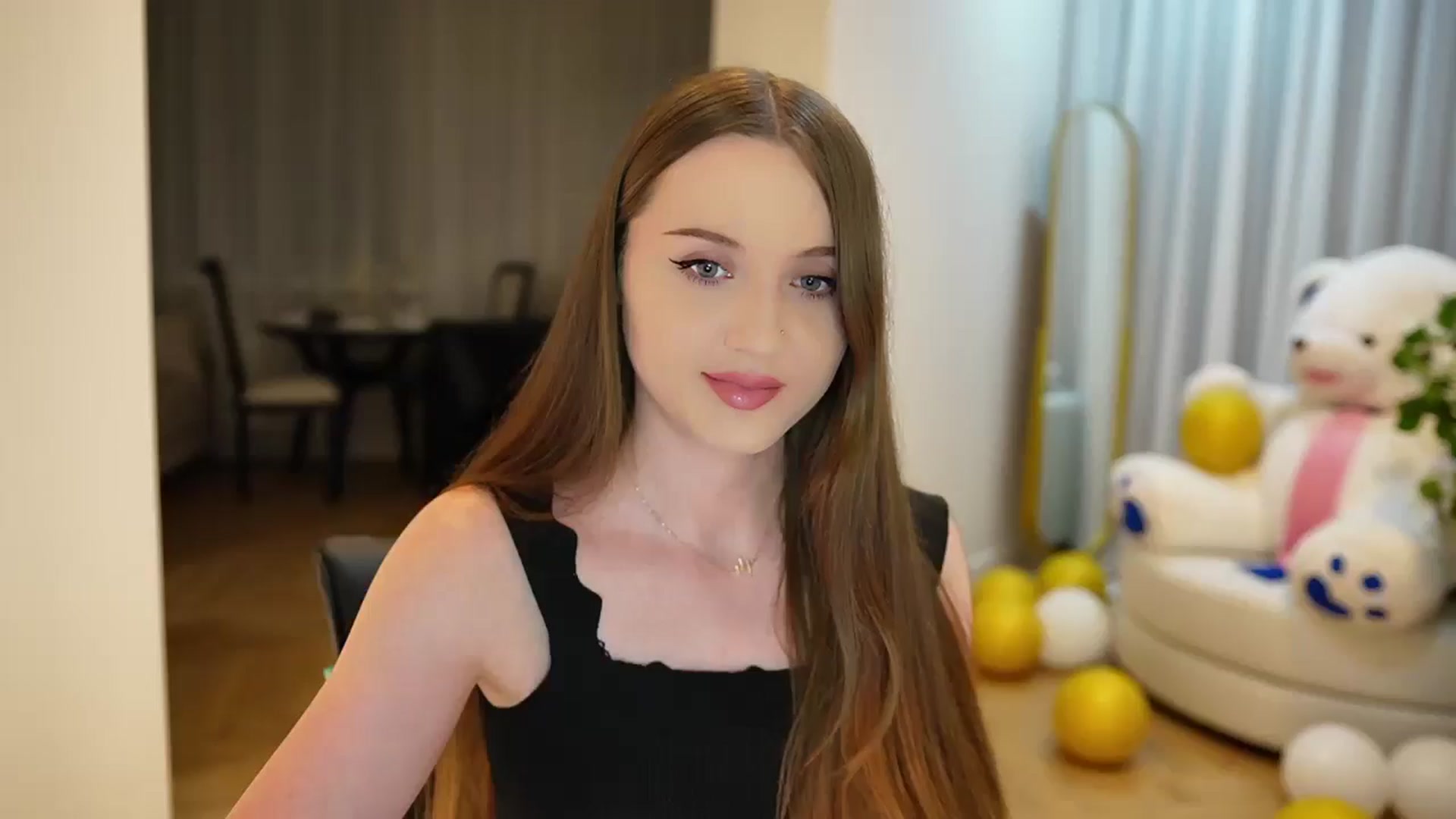 Gallery image thumbnail from Innocent_Soul's myfreecams stream on, 09/07/2024, 19:46 image 6 of 20