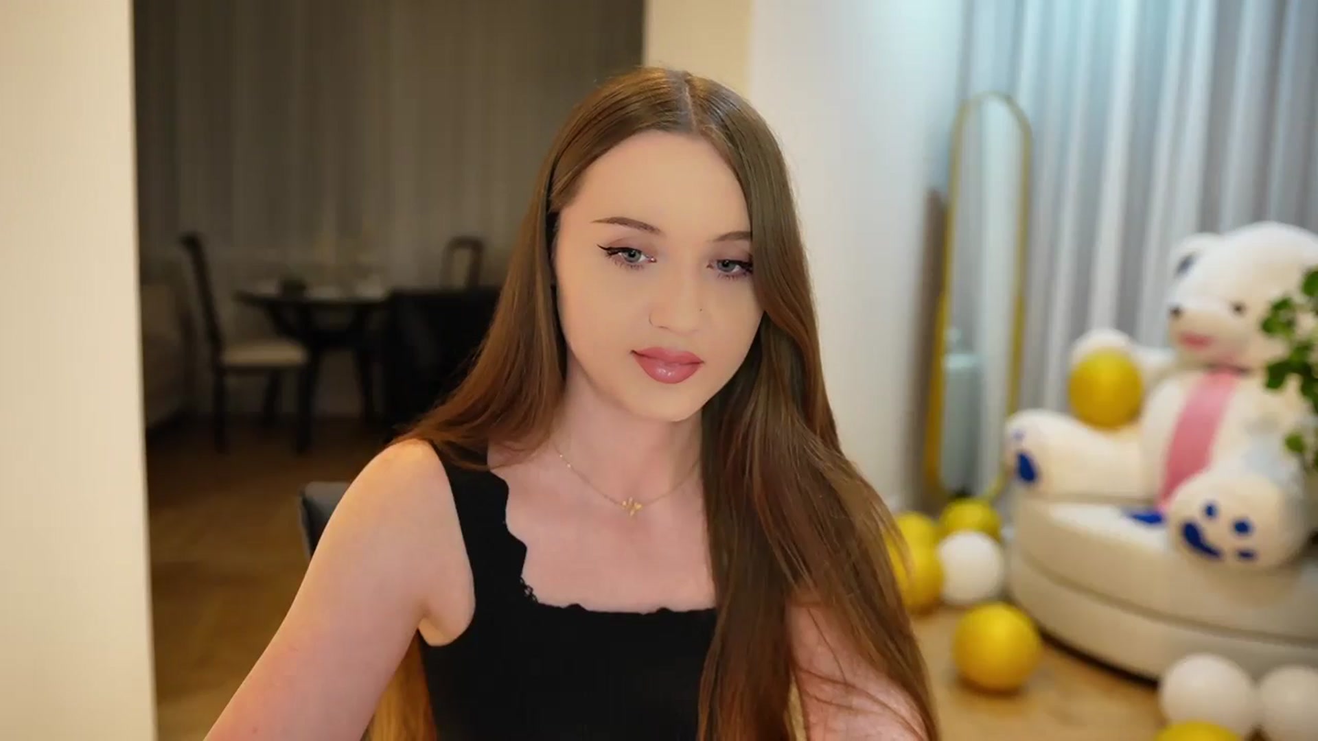 Gallery image thumbnail from Innocent_Soul's myfreecams stream on, 09/07/2024, 19:46 image 4 of 20