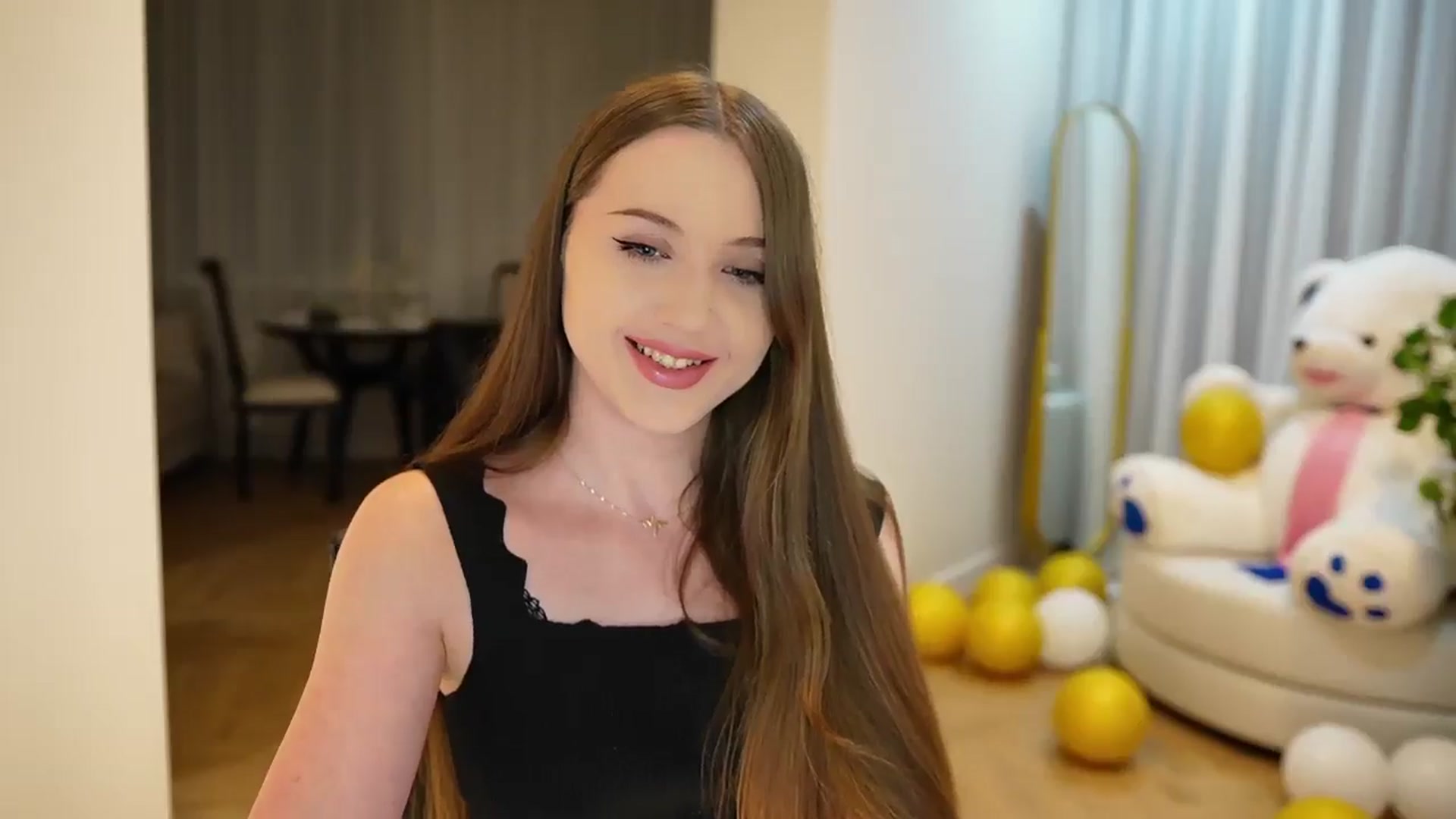 Gallery image thumbnail from Innocent_Soul's myfreecams stream on, 09/07/2024, 19:46 image 12 of 20
