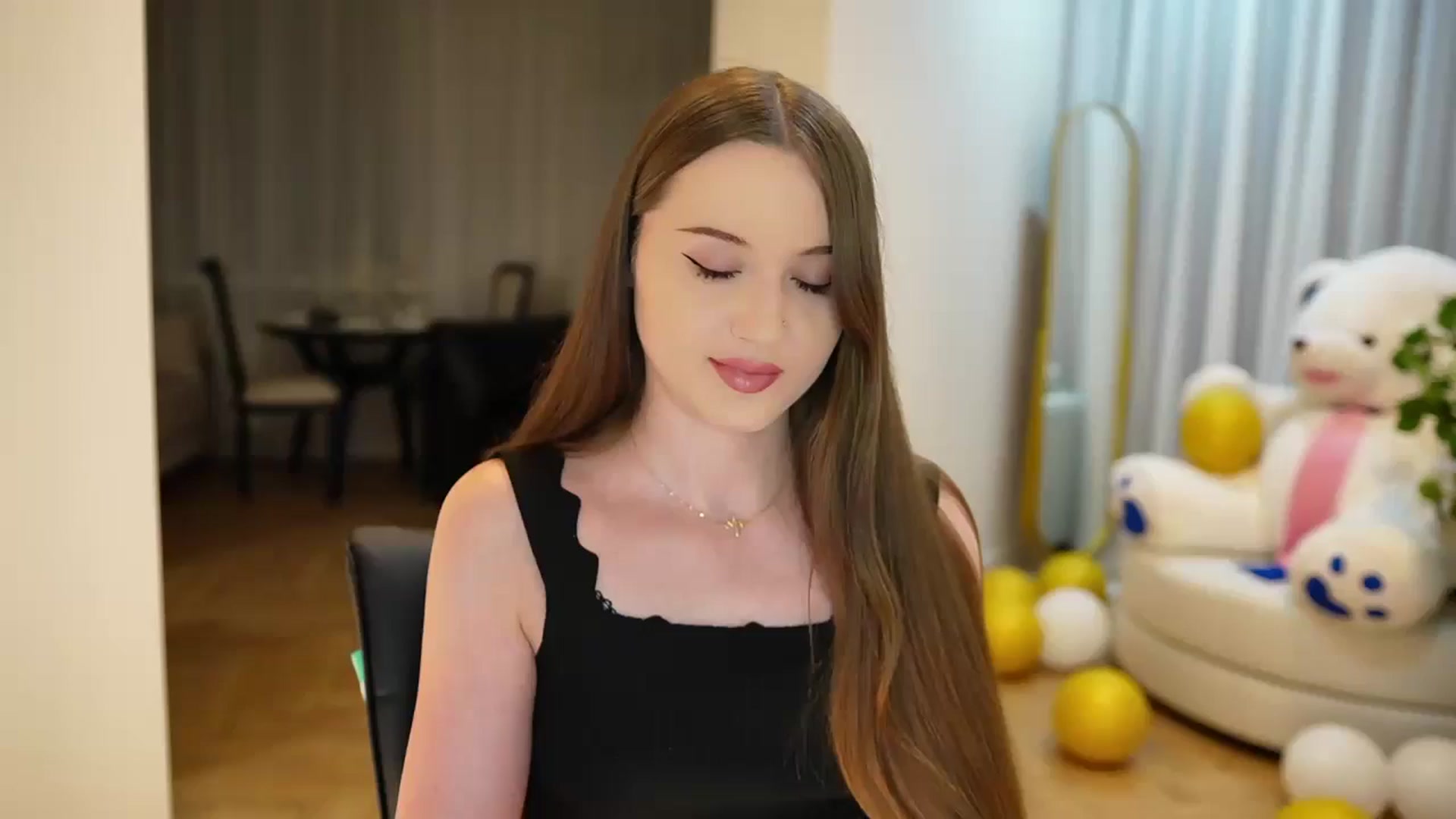 Gallery image thumbnail from Innocent_Soul's myfreecams stream on, 09/07/2024, 19:46 image 9 of 20