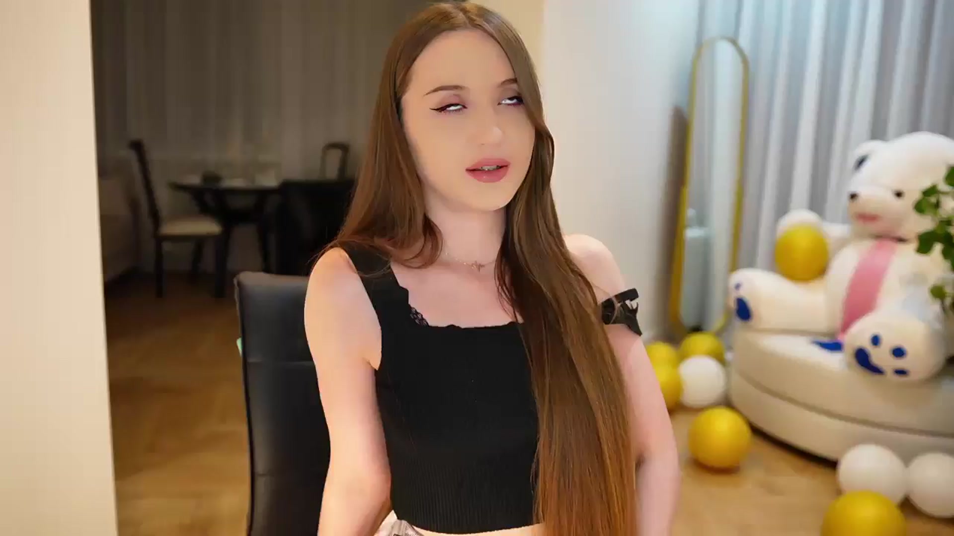 Gallery image thumbnail from Innocent_Soul's myfreecams stream on, 09/07/2024, 20:30 image 1 of 20