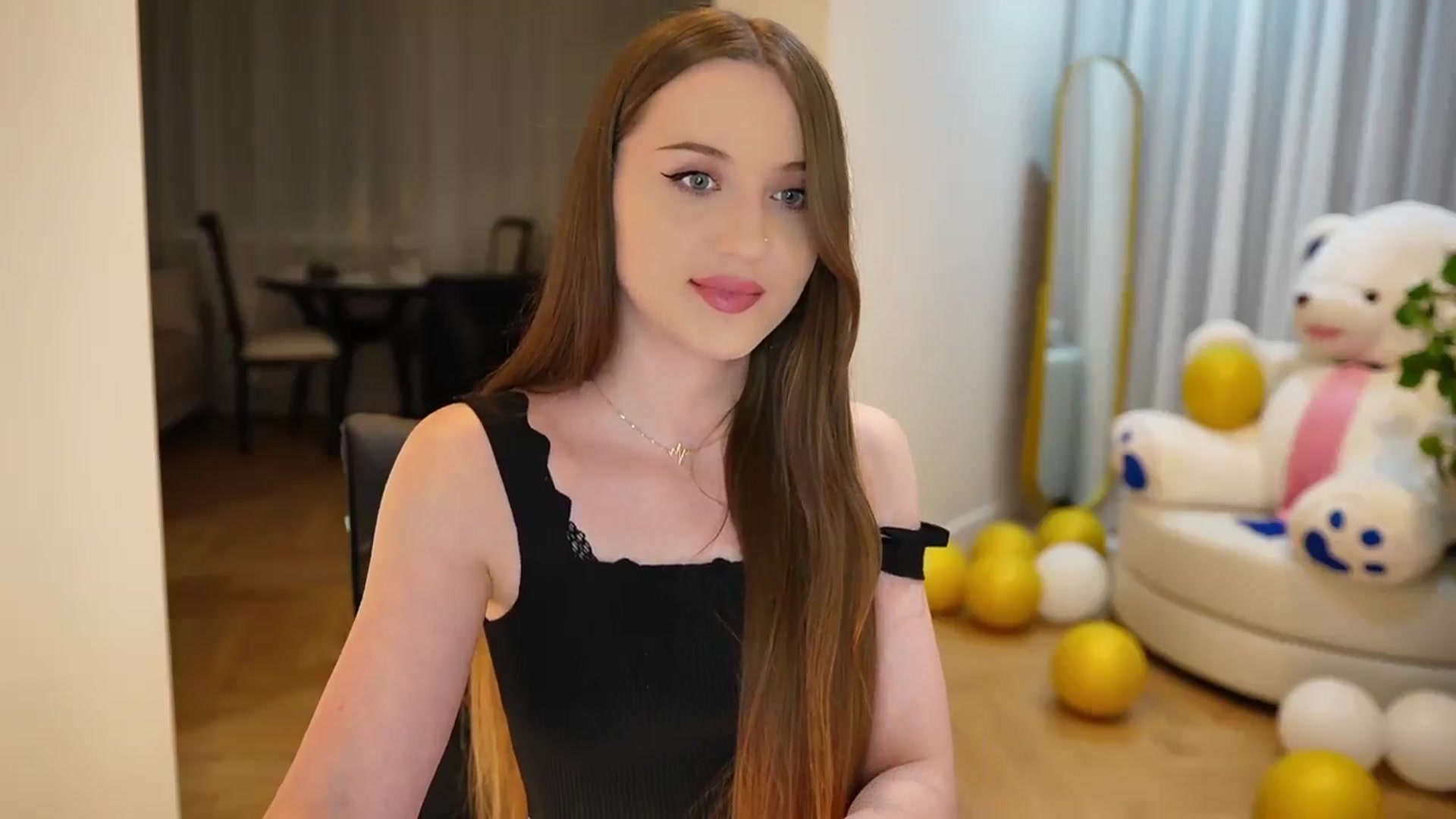 Gallery image thumbnail from Innocent_Soul's myfreecams stream on, 09/07/2024, 20:30 image 5 of 20