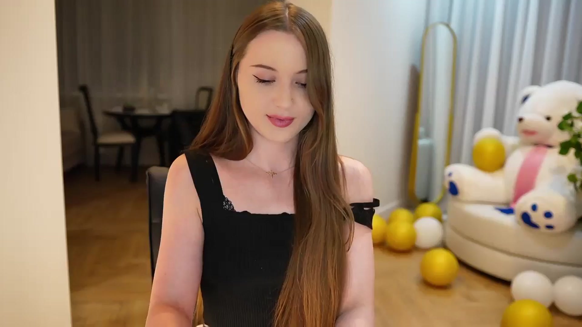 Gallery image thumbnail from Innocent_Soul's myfreecams stream on, 09/07/2024, 20:30 image 18 of 20