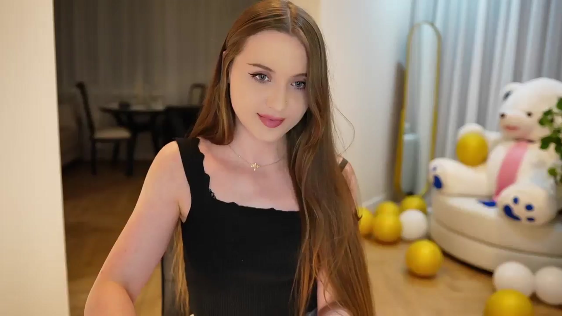 Gallery image thumbnail from Innocent_Soul's myfreecams stream on, 09/07/2024, 20:30 image 15 of 20