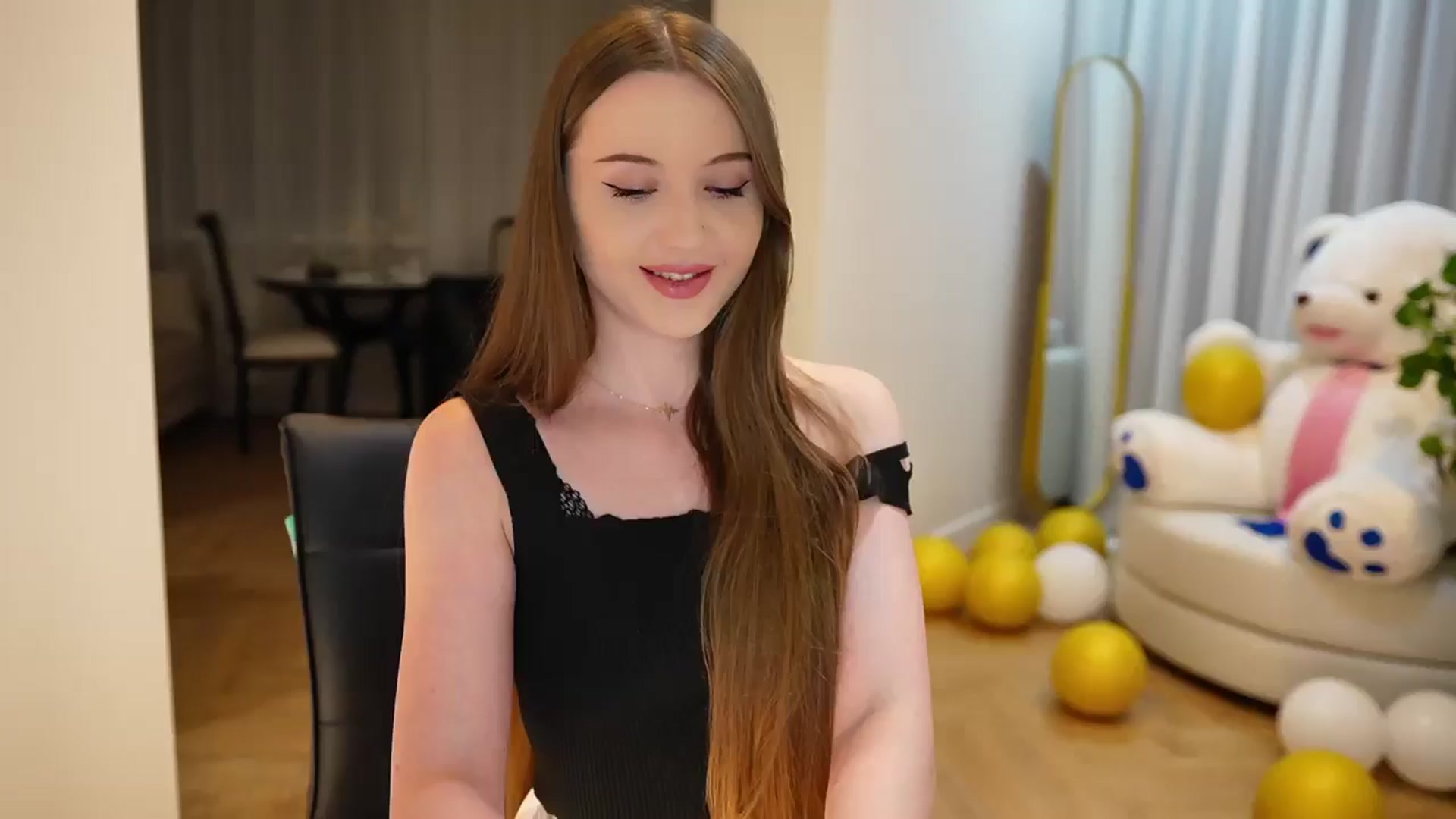 Gallery image thumbnail from Innocent_Soul's myfreecams stream on, 09/07/2024, 20:30 image 9 of 20