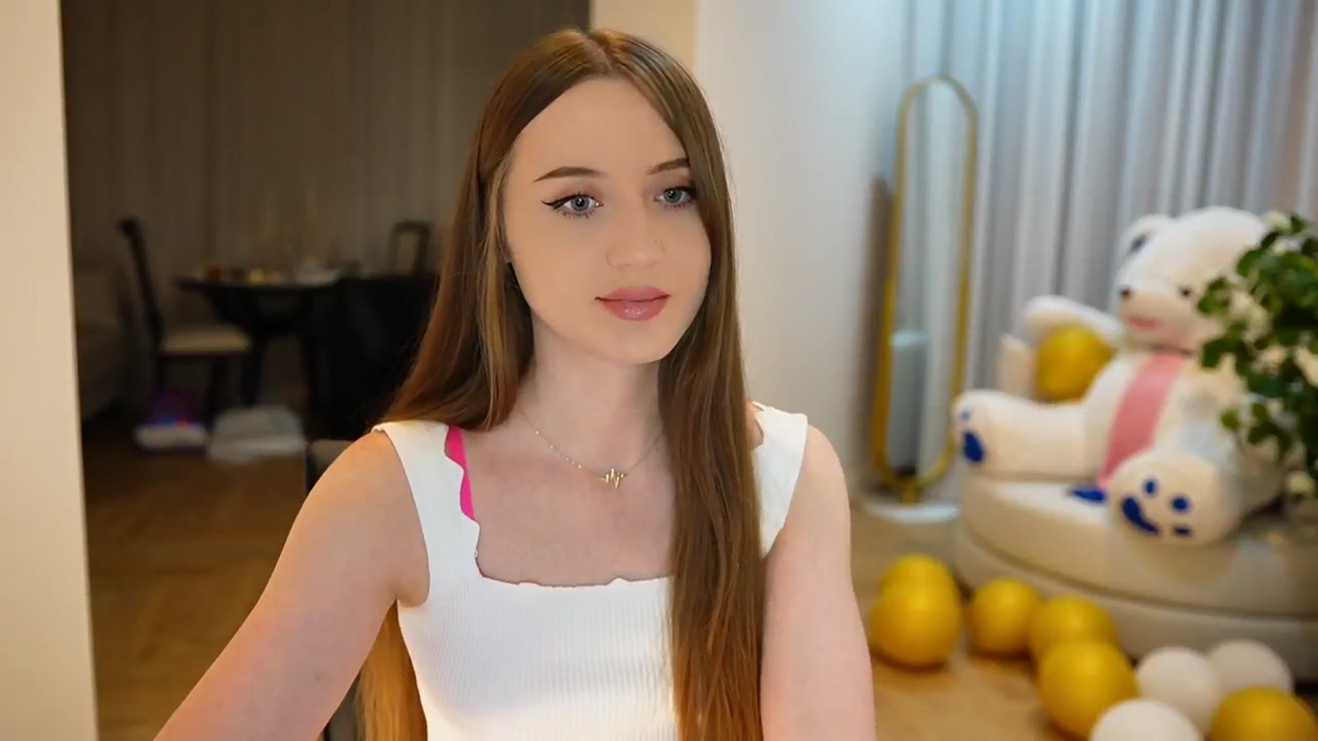 Gallery image thumbnail from Innocent_Soul's myfreecams stream on, 09/10/2024, 17:30 image 4 of 20