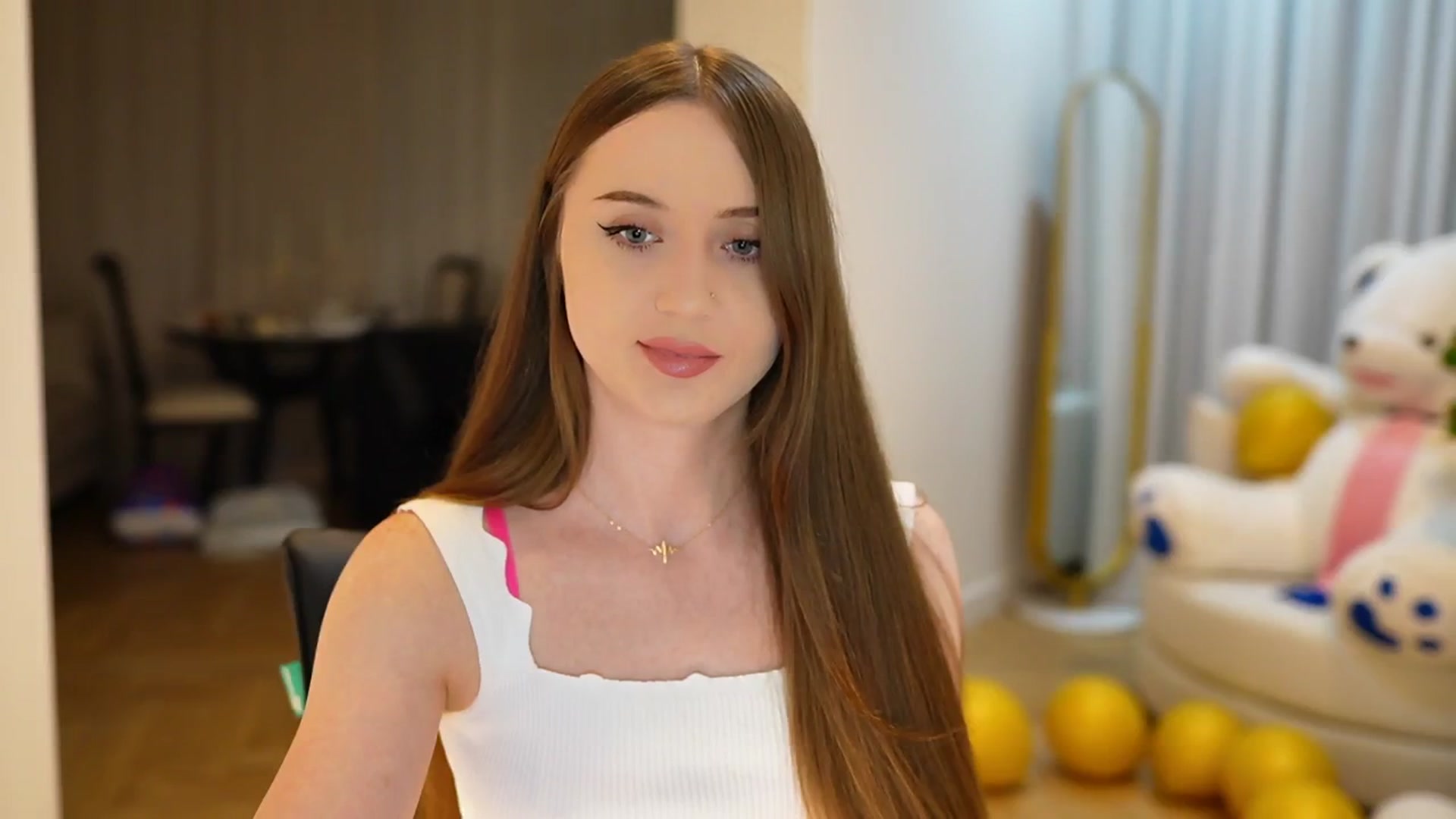 Gallery image thumbnail from Innocent_Soul's myfreecams stream on, 09/10/2024, 19:02 image 8 of 20