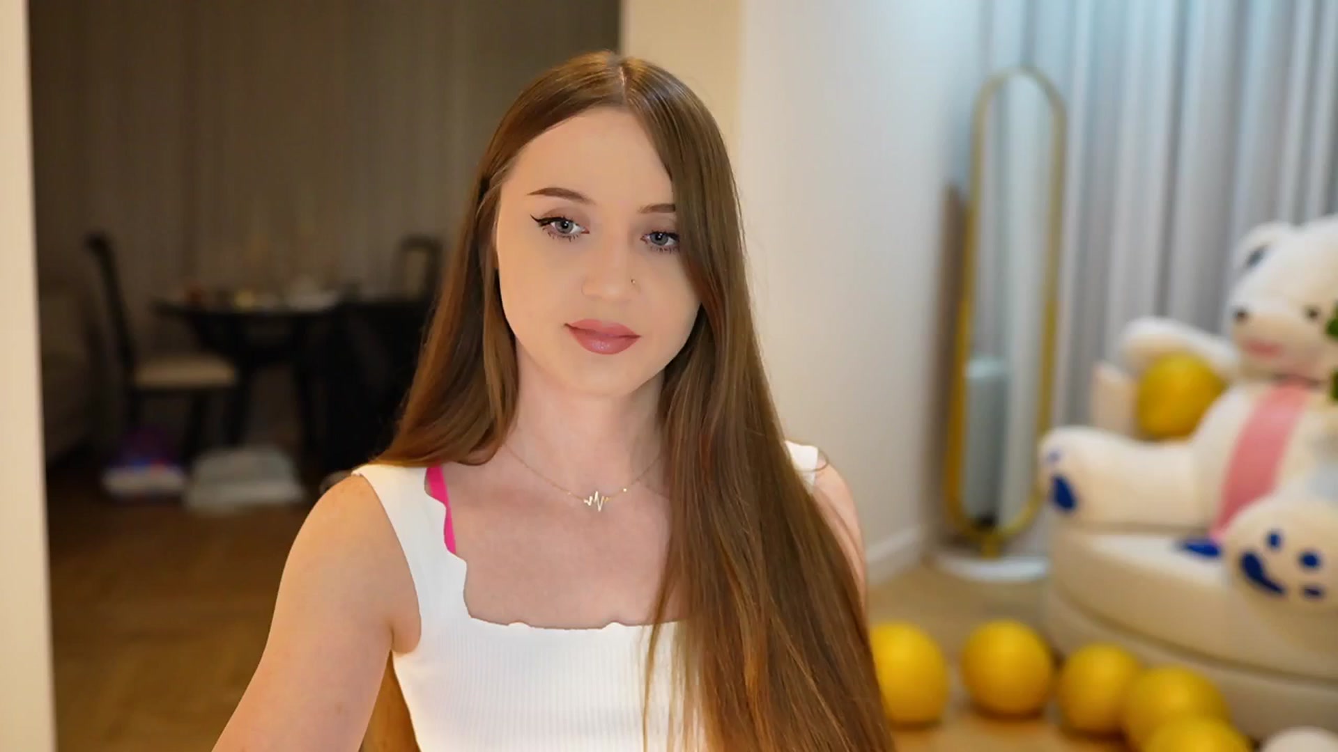 Gallery image thumbnail from Innocent_Soul's myfreecams stream on, 09/10/2024, 19:02 image 4 of 20