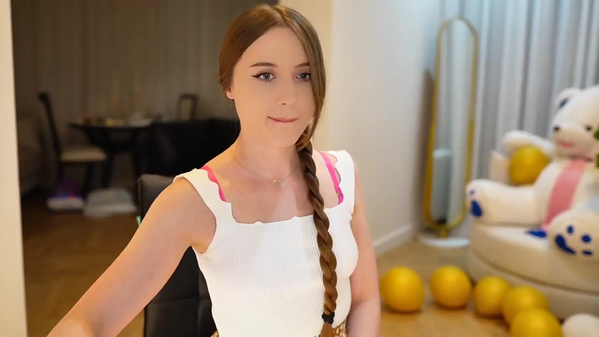 Gallery image thumbnail from Innocent_Soul's myfreecams stream on, 09/10/2024, 19:02 image 19 of 20
