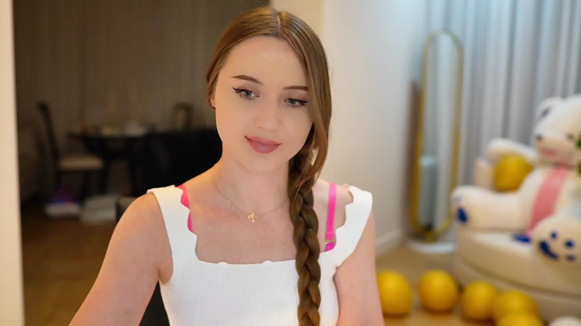 Gallery image thumbnail from Innocent_Soul's myfreecams stream on, 09/10/2024, 20:03 image 15 of 20