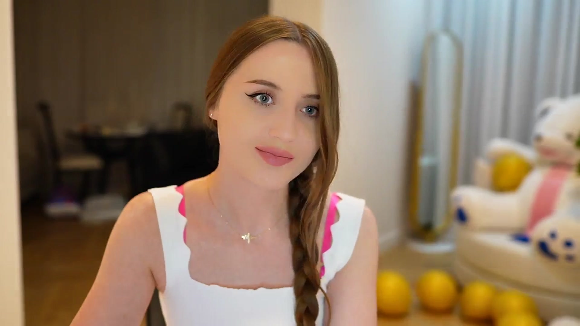Gallery image thumbnail from Innocent_Soul's myfreecams stream on, 09/10/2024, 20:03 image 20 of 20
