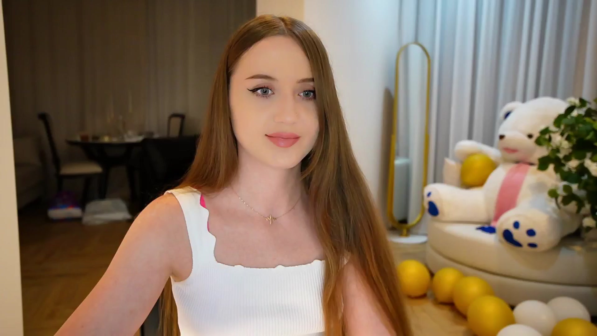 Gallery image thumbnail from Innocent_Soul's myfreecams stream on, 09/10/2024, 20:56 image 3 of 20