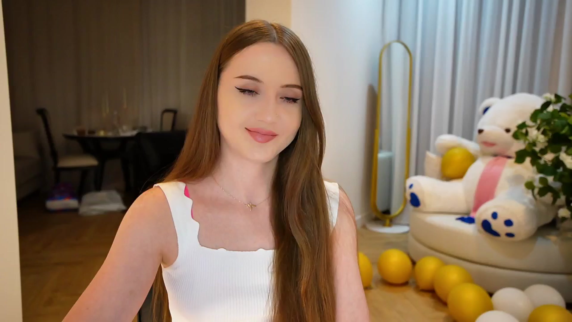 Gallery image thumbnail from Innocent_Soul's myfreecams stream on, 09/10/2024, 20:56 image 4 of 20