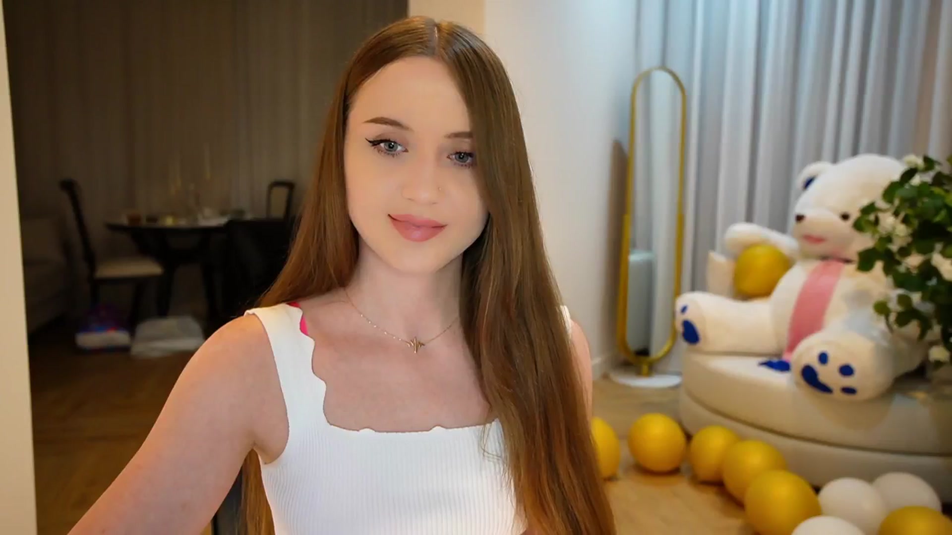 Gallery image thumbnail from Innocent_Soul's myfreecams stream on, 09/10/2024, 20:56 image 11 of 20