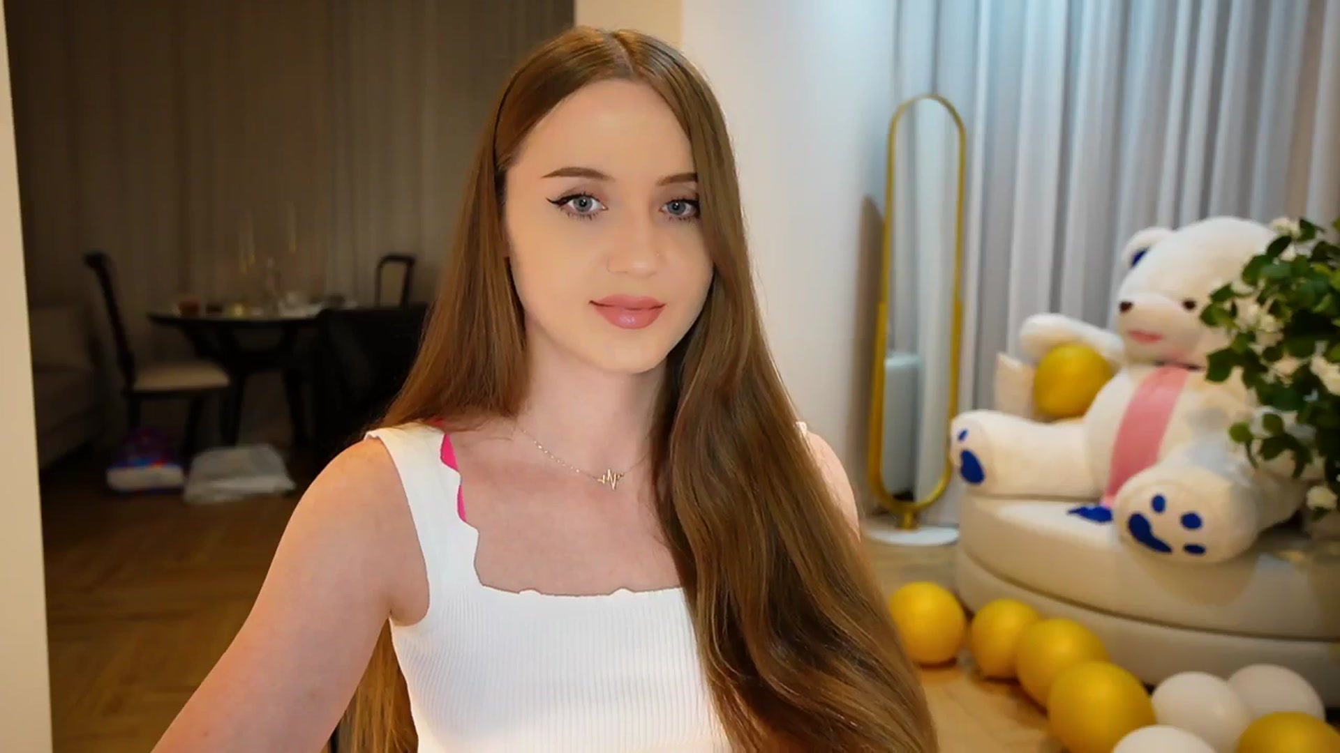 Gallery image thumbnail from Innocent_Soul's myfreecams stream on, 09/10/2024, 20:56 image 16 of 20