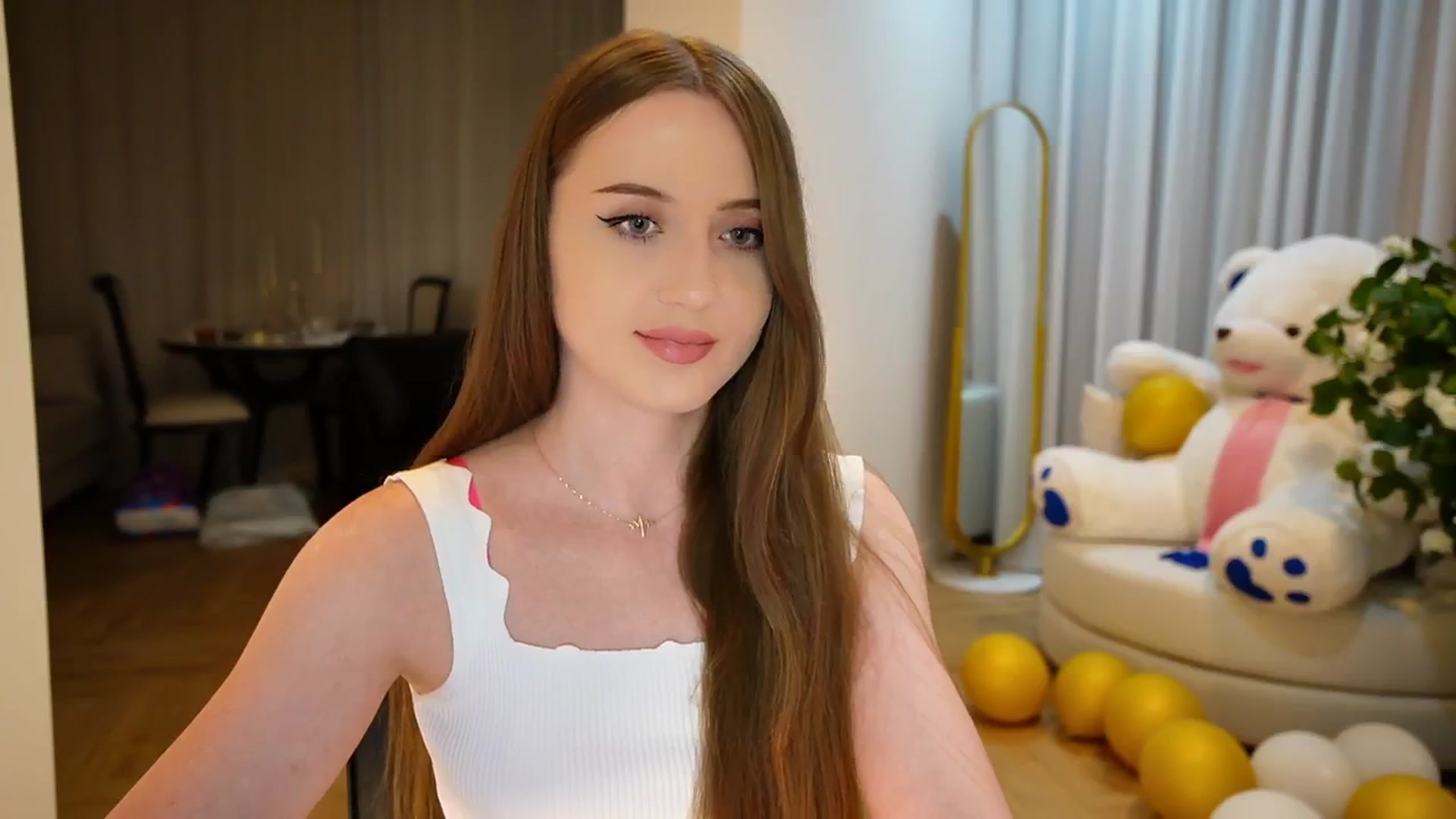 Gallery image thumbnail from Innocent_Soul's myfreecams stream on, 09/10/2024, 20:56 image 8 of 20