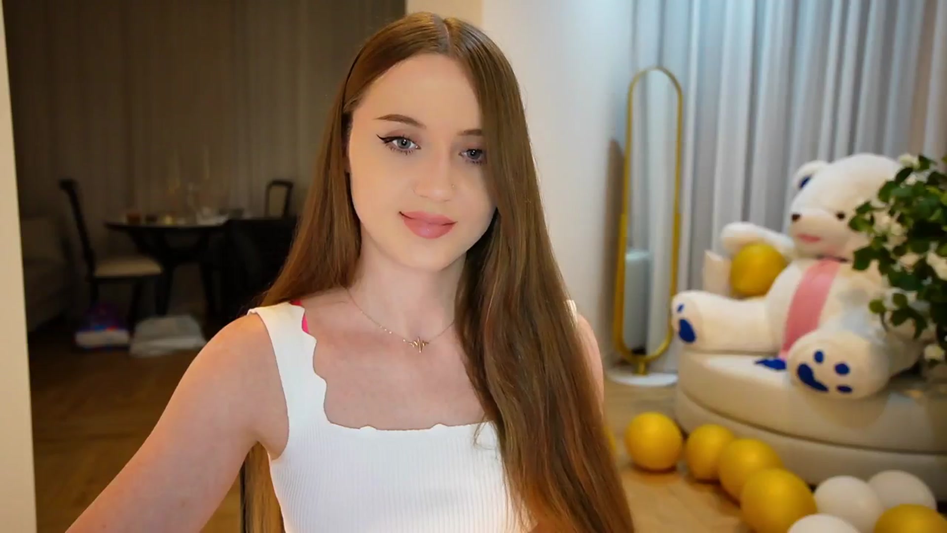 Gallery image thumbnail from Innocent_Soul's myfreecams stream on, 09/10/2024, 20:56 image 12 of 20