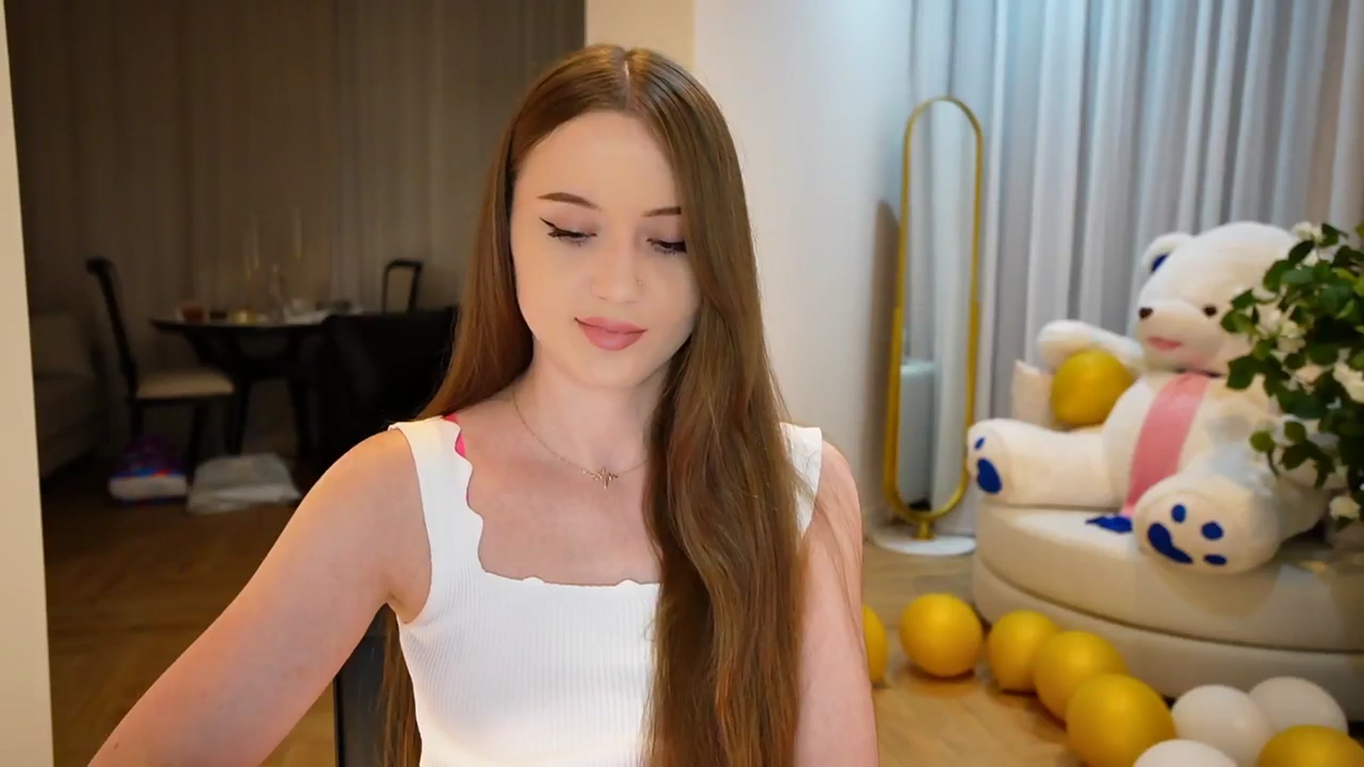 Gallery image thumbnail from Innocent_Soul's myfreecams stream on, 09/10/2024, 20:56 image 7 of 20