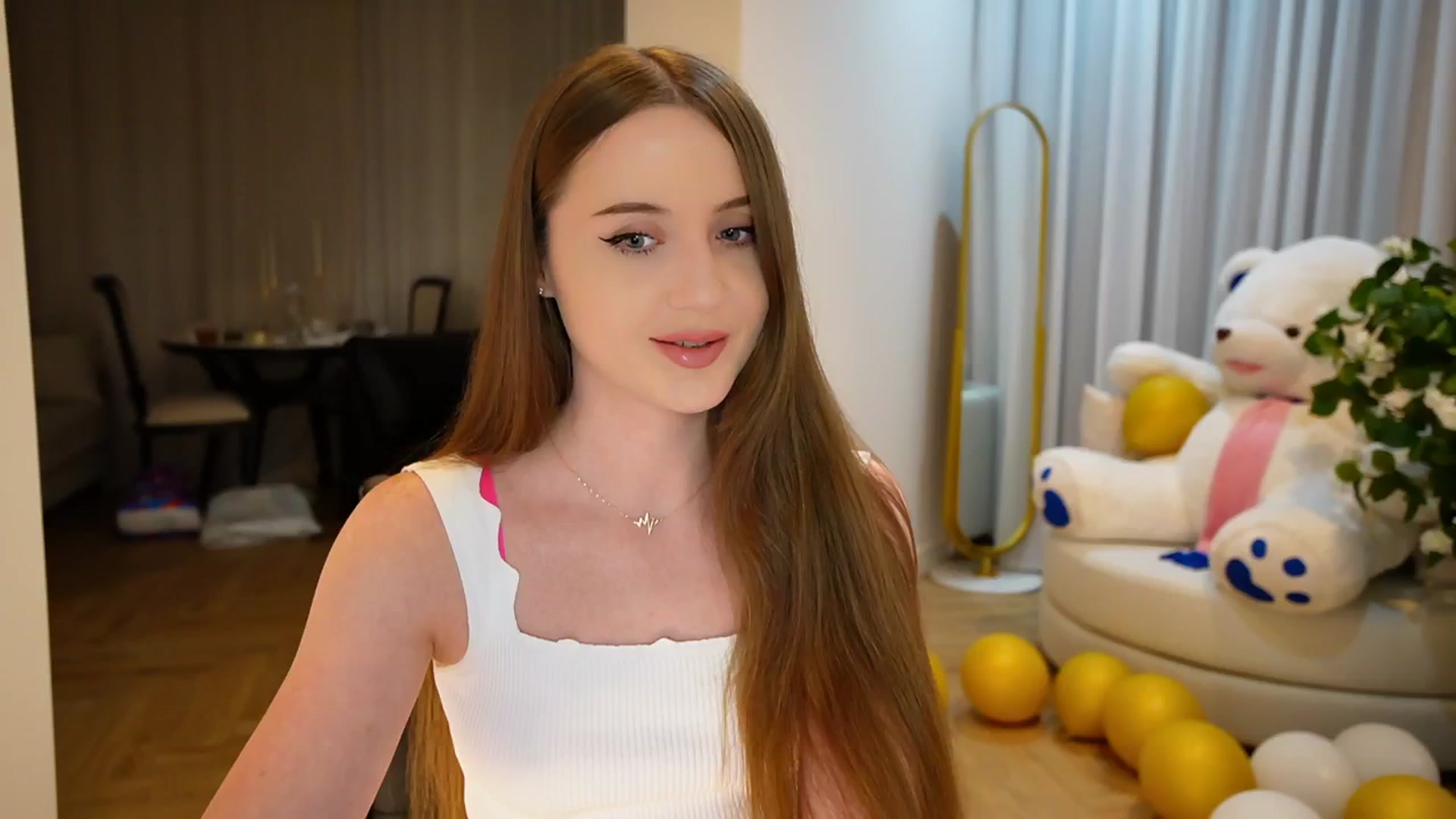 Gallery image thumbnail from Innocent_Soul's myfreecams stream on, 09/10/2024, 20:56 image 1 of 20