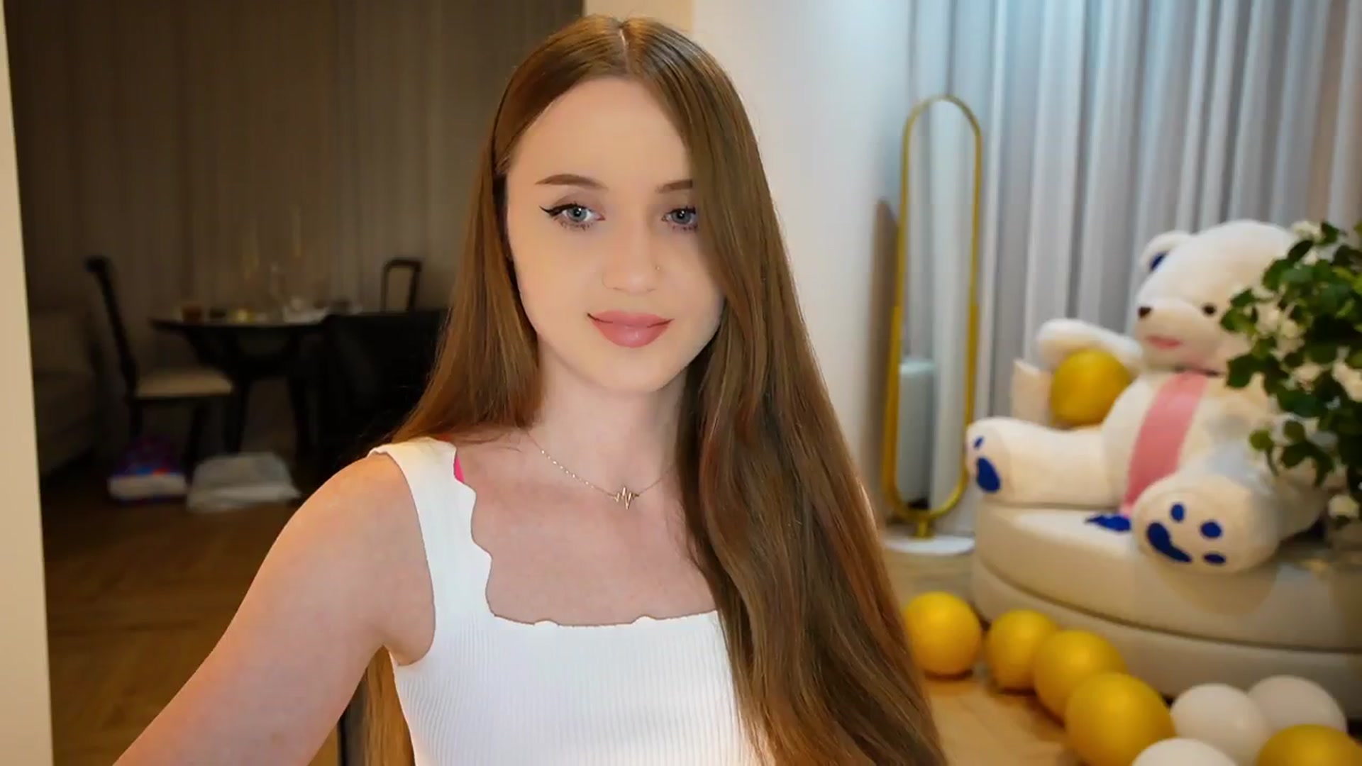 Gallery image thumbnail from Innocent_Soul's myfreecams stream on, 09/10/2024, 20:56 image 14 of 20