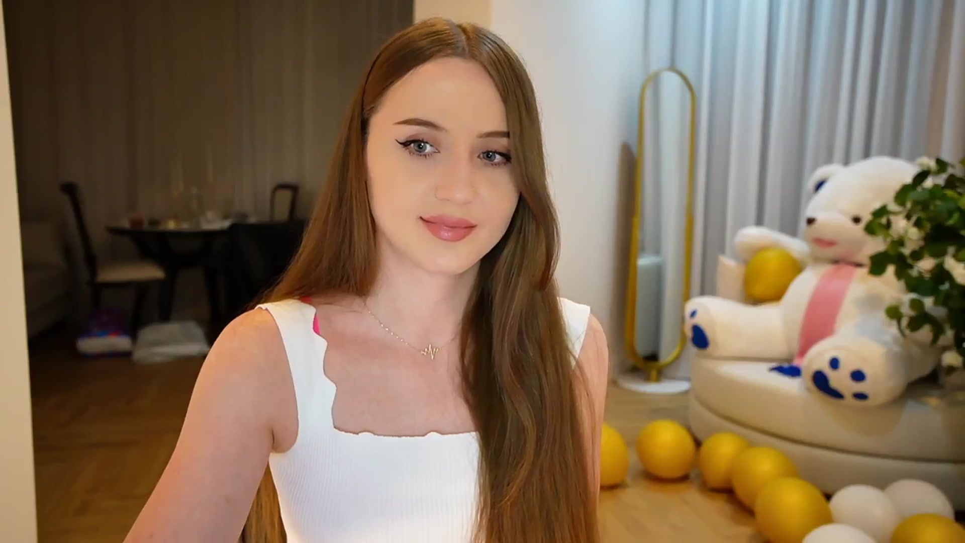 Gallery image thumbnail from Innocent_Soul's myfreecams stream on, 09/10/2024, 20:56 image 15 of 20