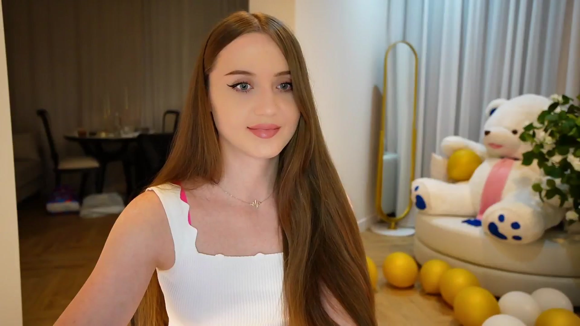 Gallery image thumbnail from Innocent_Soul's myfreecams stream on, 09/10/2024, 20:56 image 20 of 20