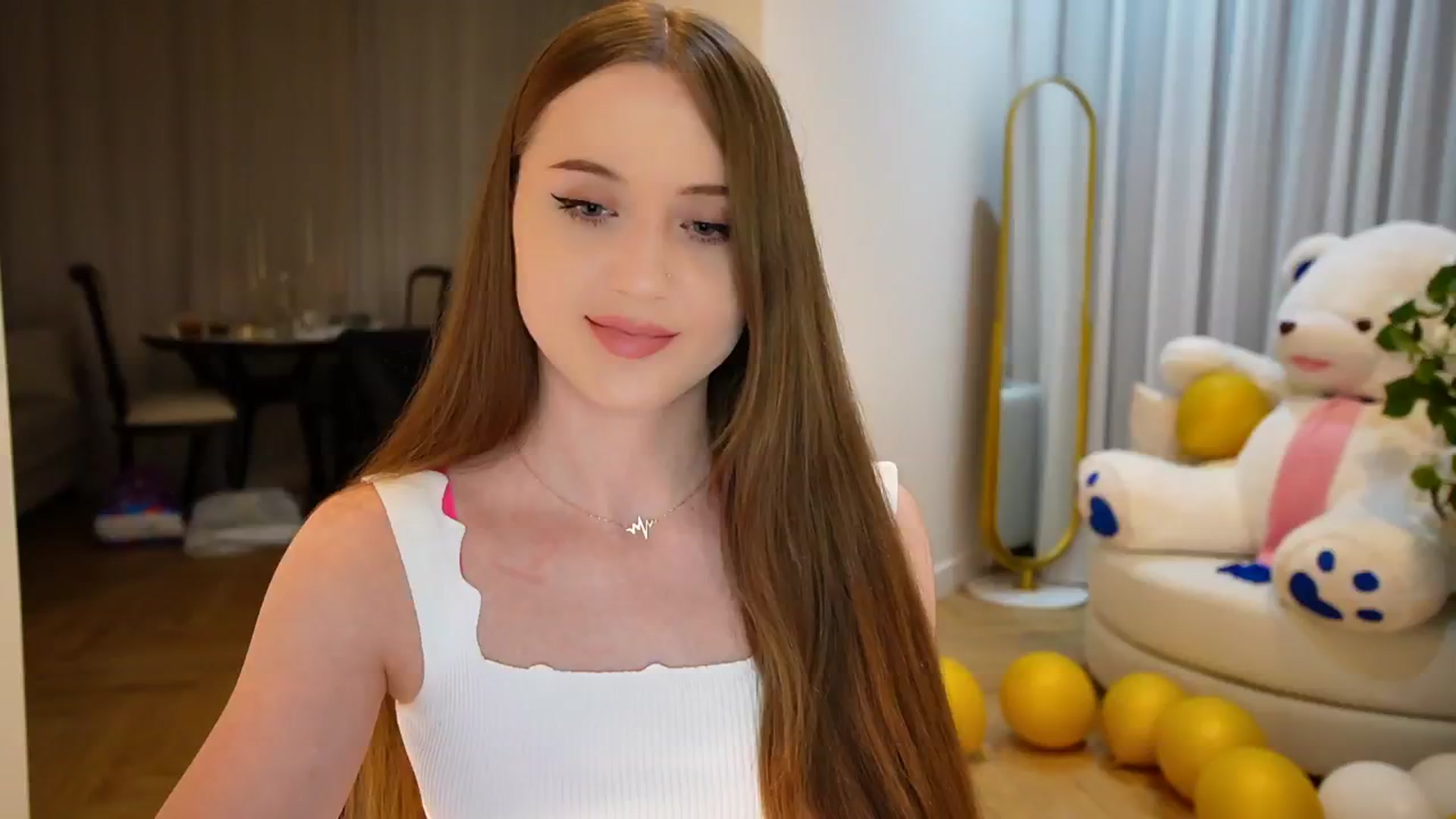 Gallery image thumbnail from Innocent_Soul's myfreecams stream on, 09/10/2024, 21:20 image 11 of 20