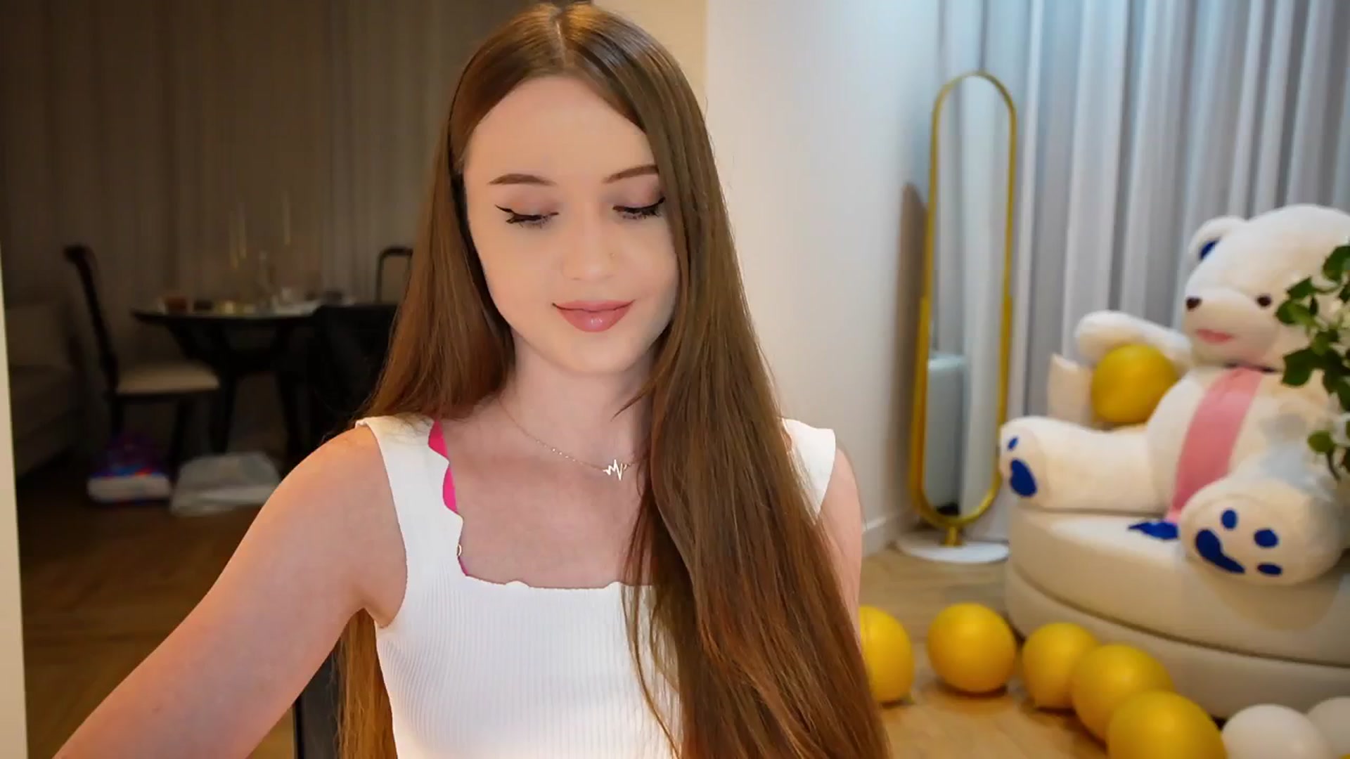 Gallery image thumbnail from Innocent_Soul's myfreecams stream on, 09/10/2024, 21:20 image 16 of 20