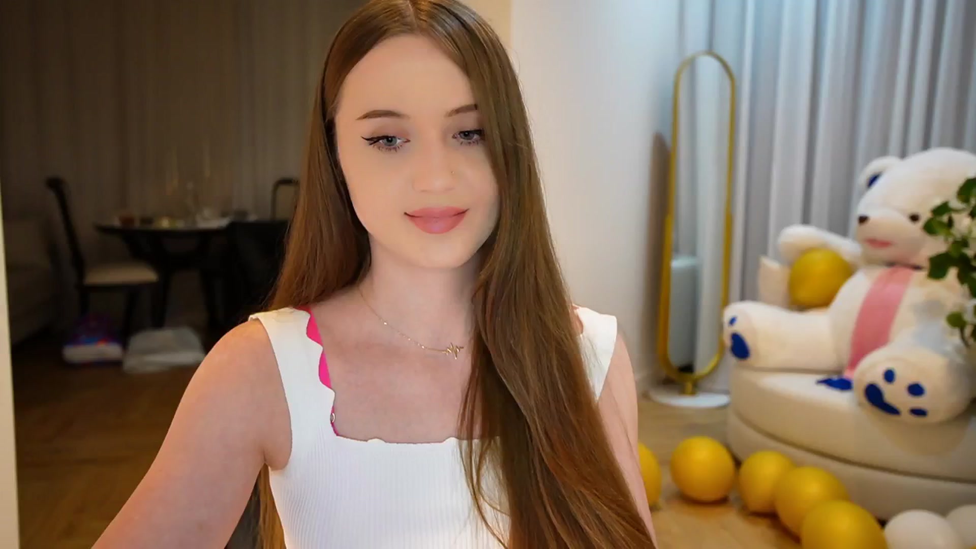Gallery image thumbnail from Innocent_Soul's myfreecams stream on, 09/10/2024, 21:20 image 13 of 20