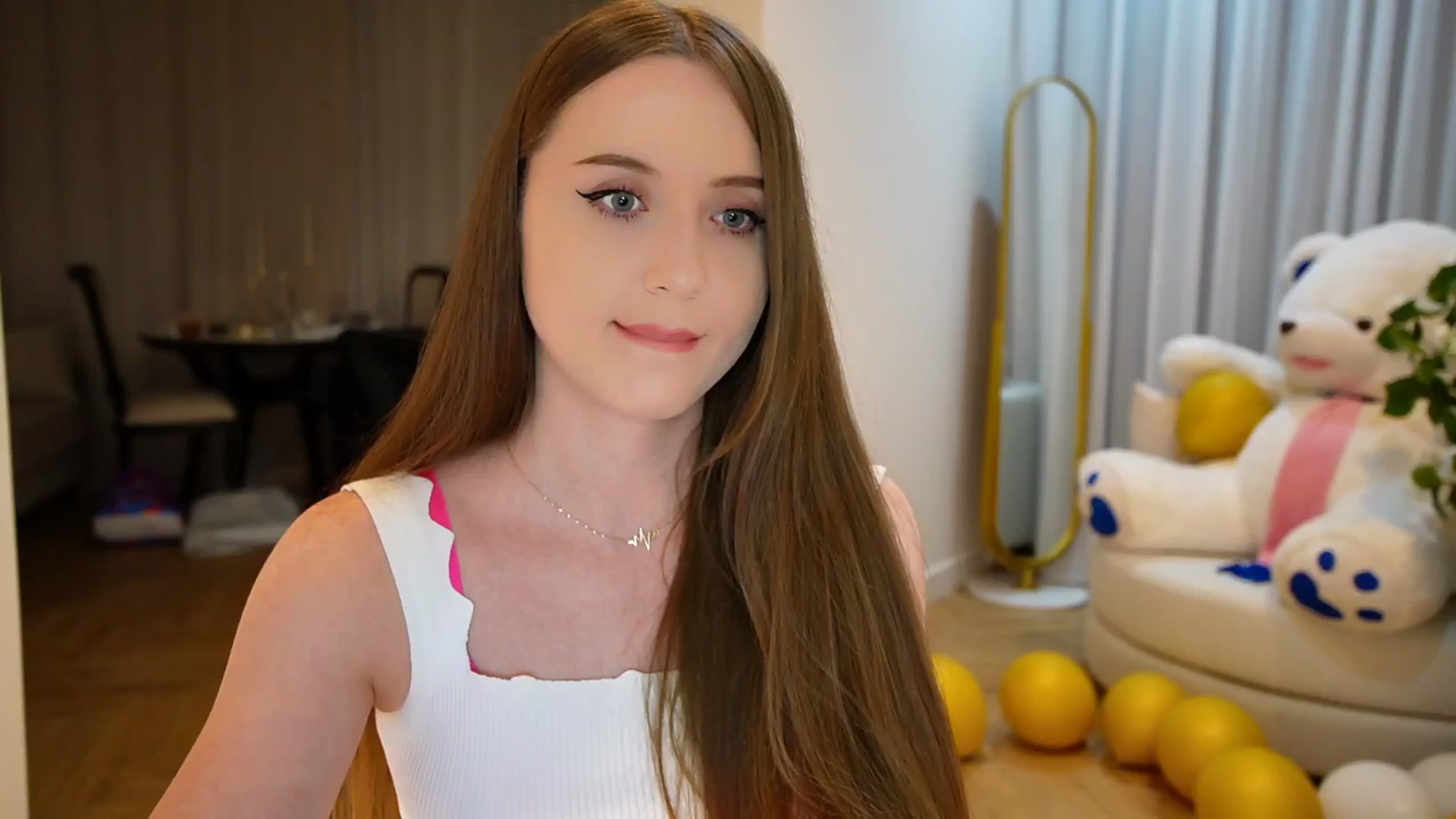 Gallery image thumbnail from Innocent_Soul's myfreecams stream on, 09/10/2024, 21:20 image 17 of 20