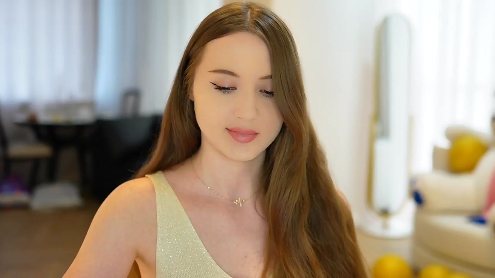 Gallery image thumbnail from Innocent_Soul's myfreecams stream on, 09/11/2024, 13:11 image 5 of 20