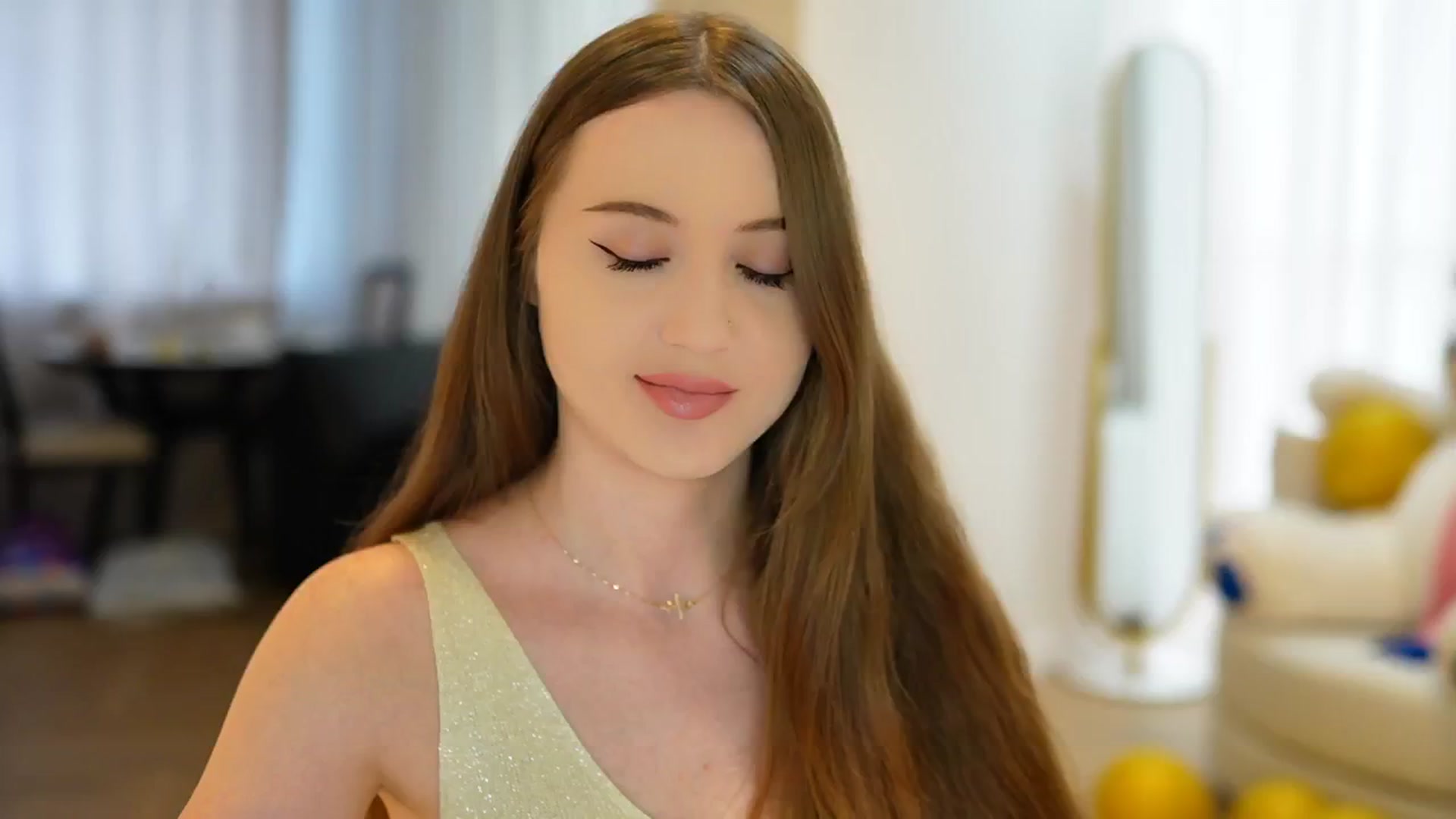 Gallery image thumbnail from Innocent_Soul's myfreecams stream on, 09/11/2024, 13:11 image 8 of 20