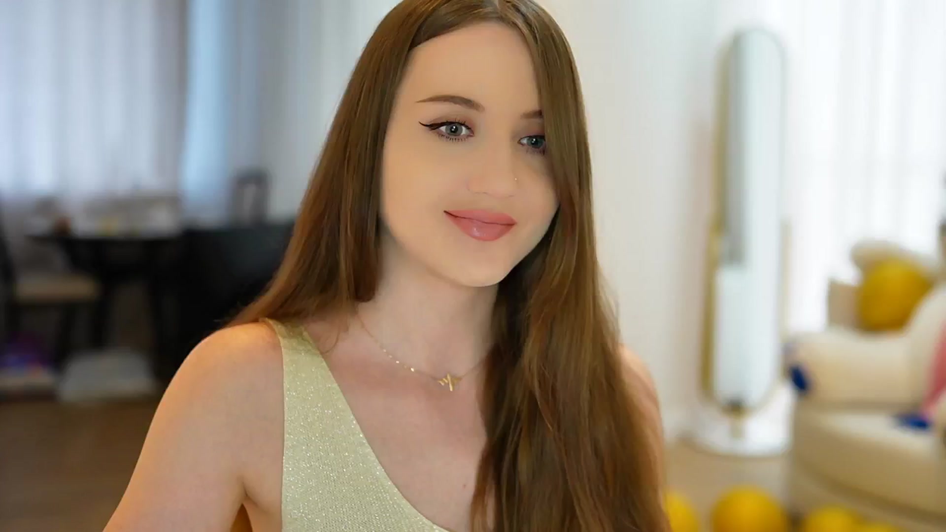 Gallery image thumbnail from Innocent_Soul's myfreecams stream on, 09/11/2024, 13:11 image 15 of 20