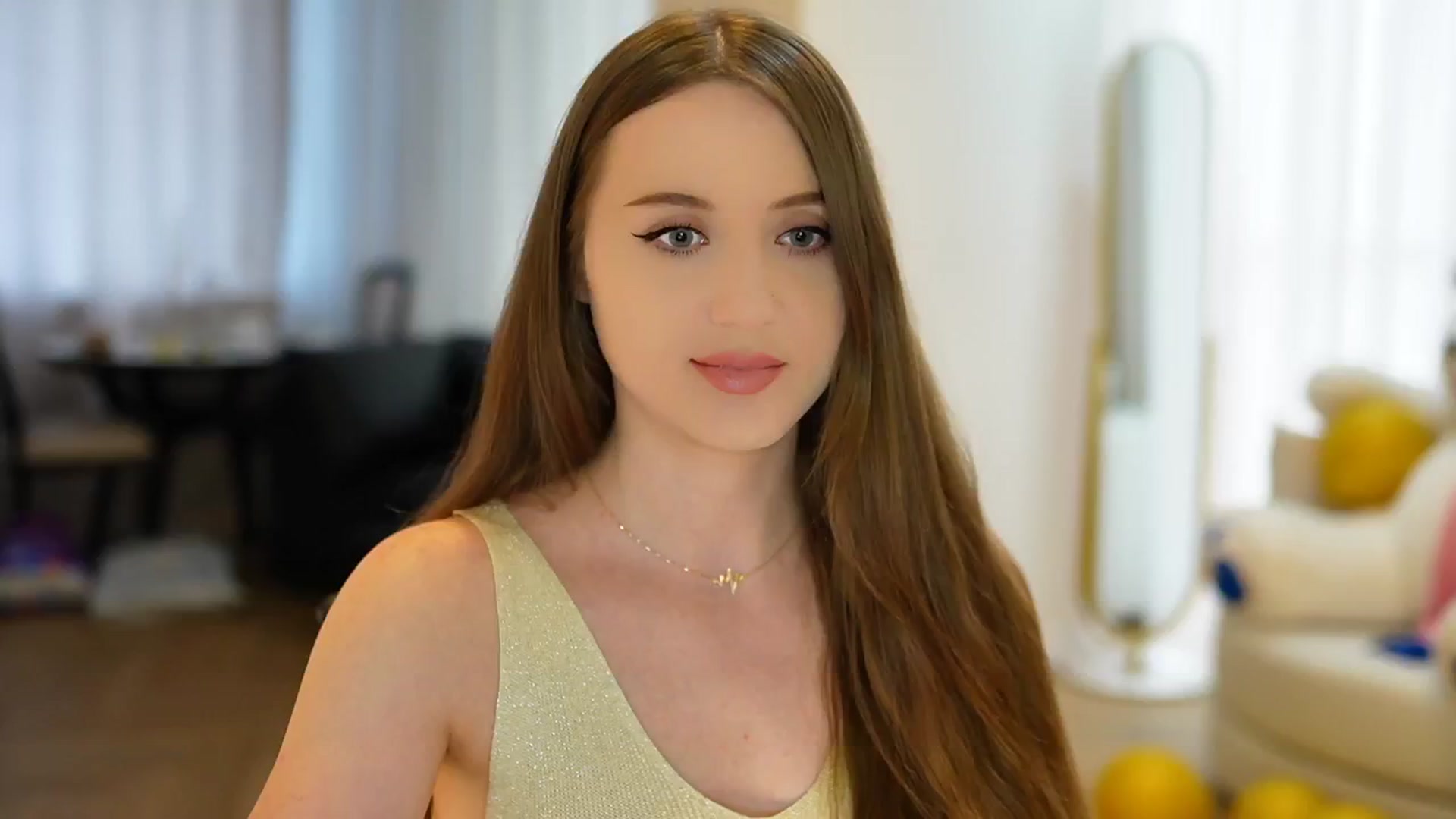 Gallery image thumbnail from Innocent_Soul's myfreecams stream on, 09/11/2024, 13:11 image 10 of 20