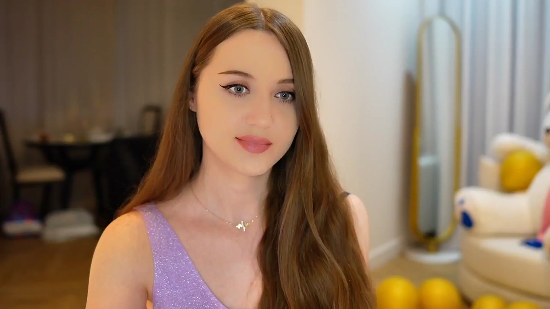 Gallery image thumbnail from Innocent_Soul's myfreecams stream on, 09/12/2024, 15:39 image 9 of 20