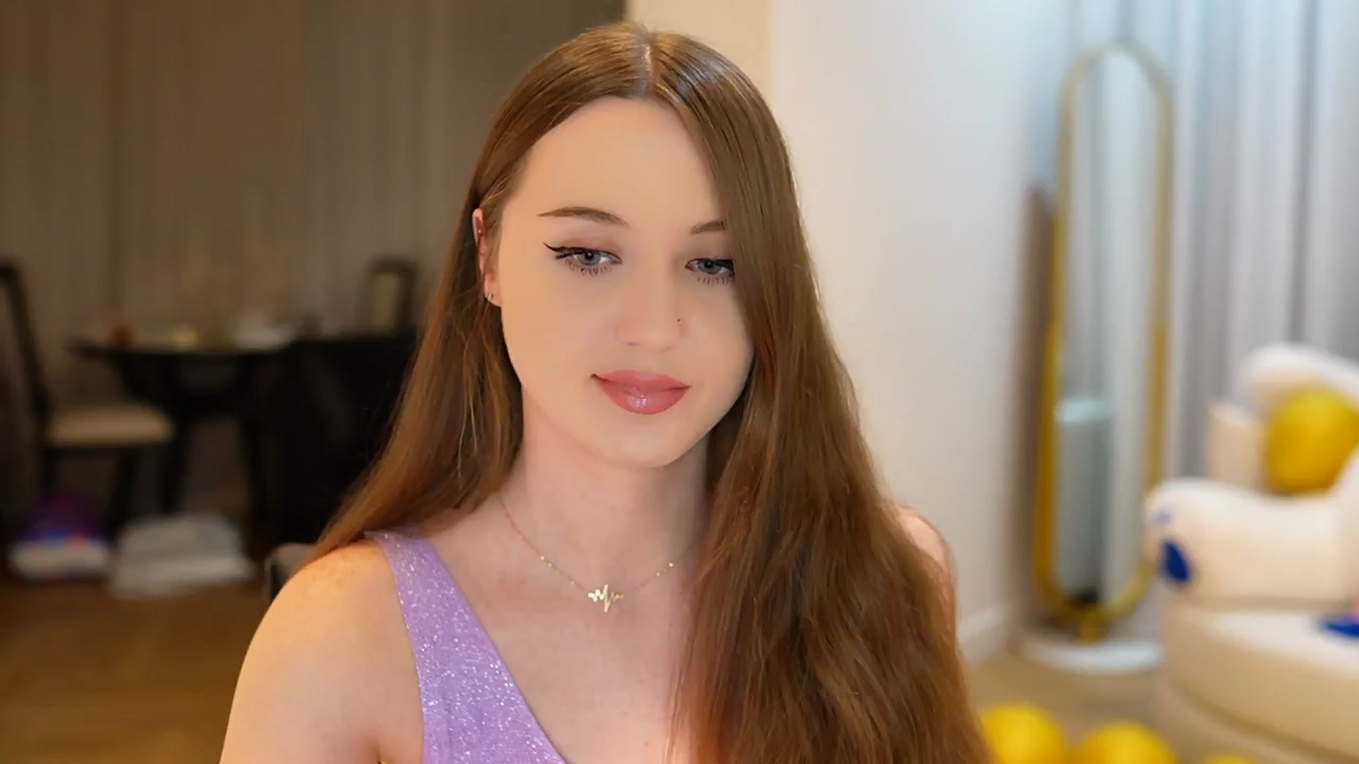 Gallery image thumbnail from Innocent_Soul's myfreecams stream on, 09/12/2024, 16:20 image 1 of 20
