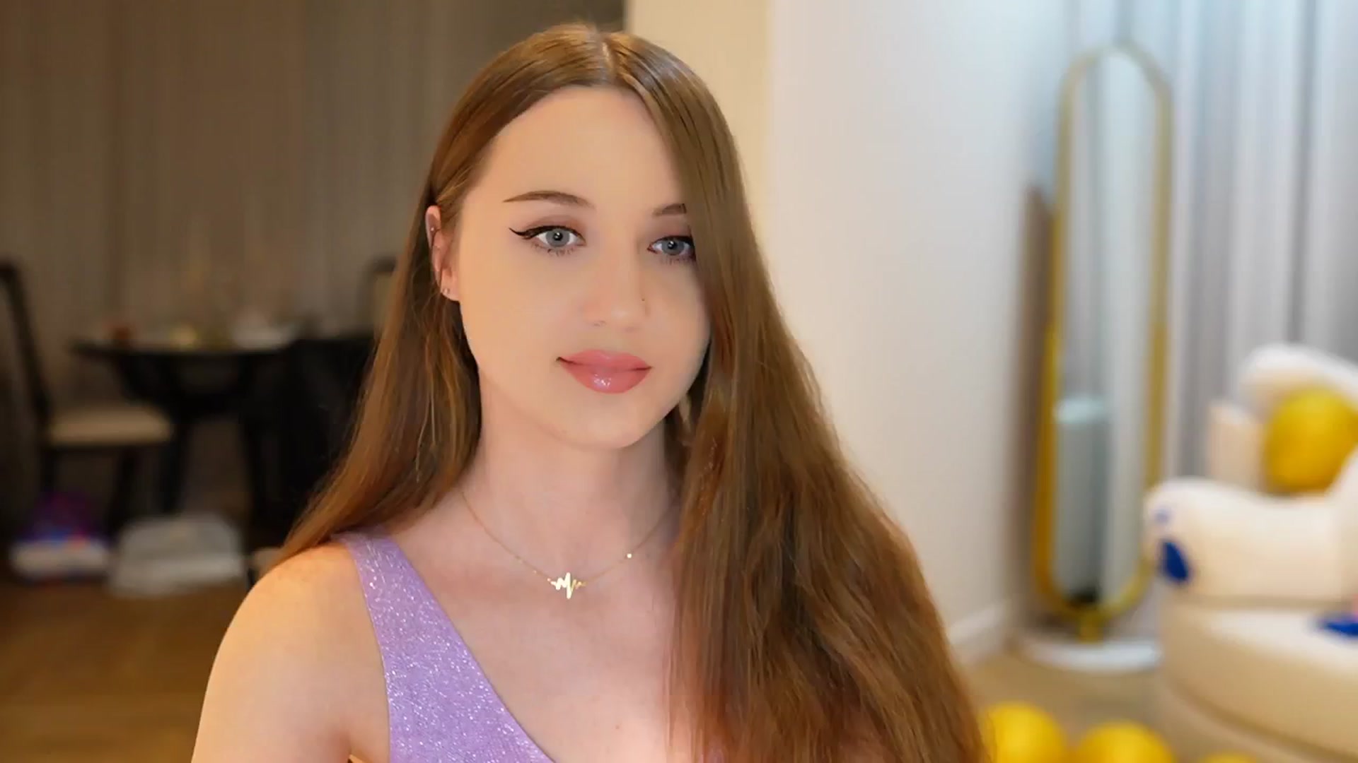 Gallery image thumbnail from Innocent_Soul's myfreecams stream on, 09/12/2024, 16:20 image 3 of 20