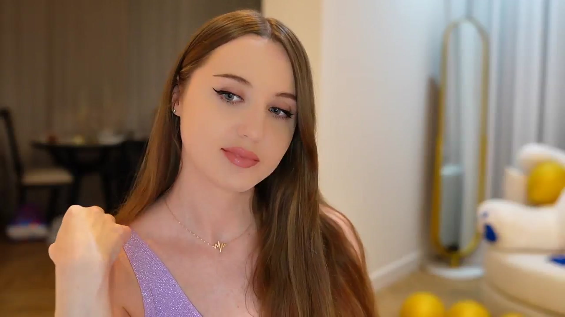 Gallery image thumbnail from Innocent_Soul's myfreecams stream on, 09/12/2024, 16:38 image 6 of 20