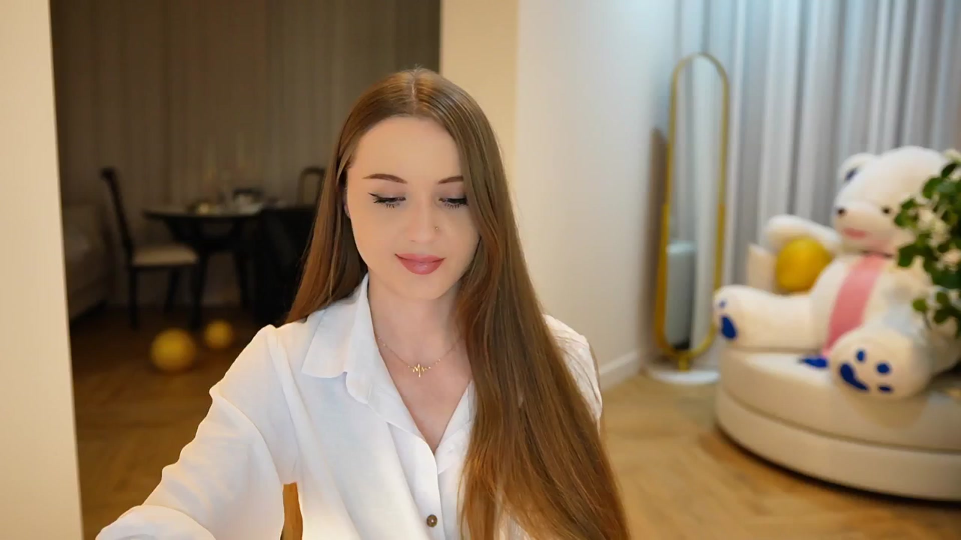 Gallery image thumbnail from Innocent_Soul's myfreecams stream on, 09/14/2024, 17:21 image 4 of 20