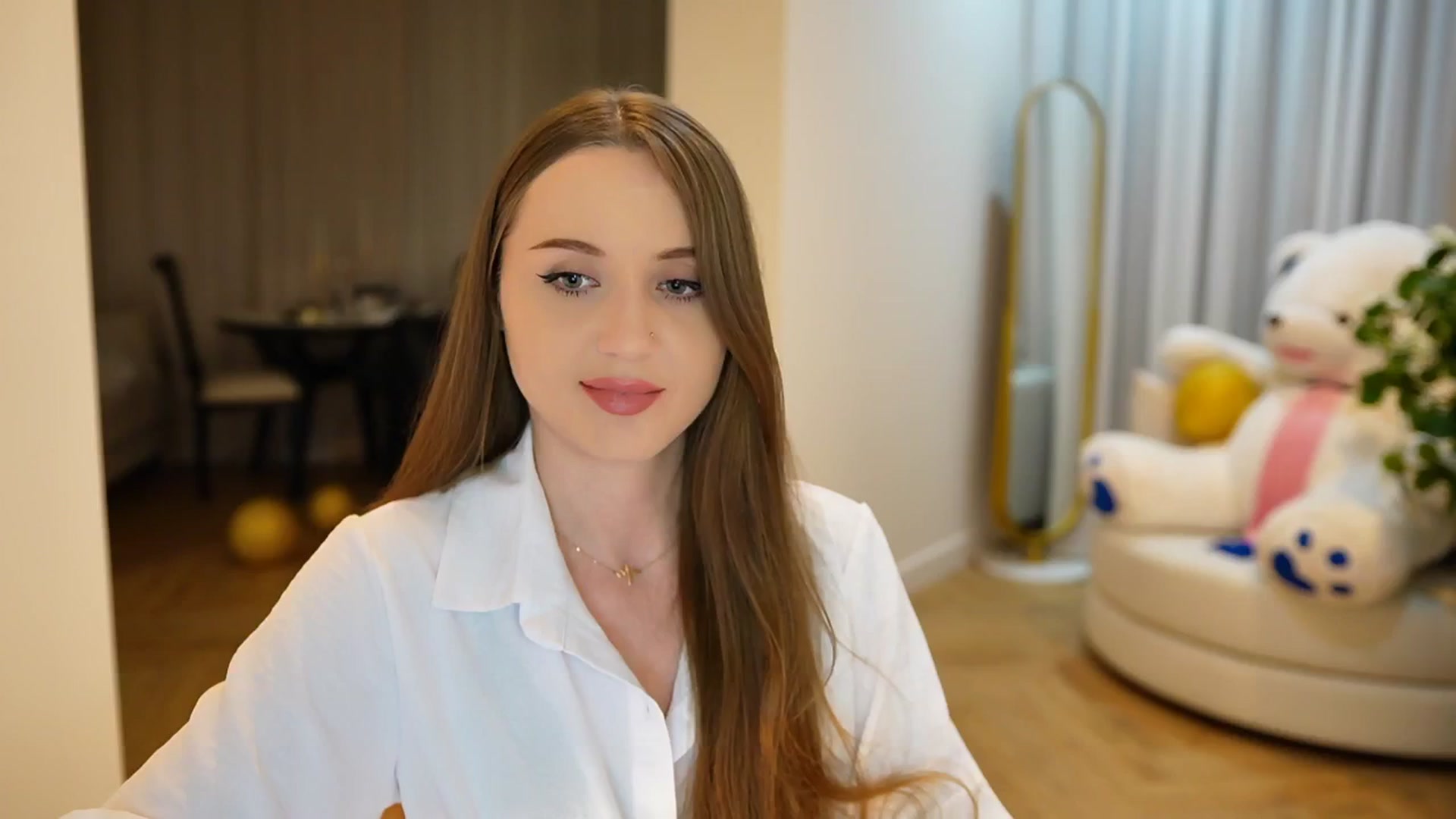 Gallery image thumbnail from Innocent_Soul's myfreecams stream on, 09/14/2024, 17:21 image 14 of 20