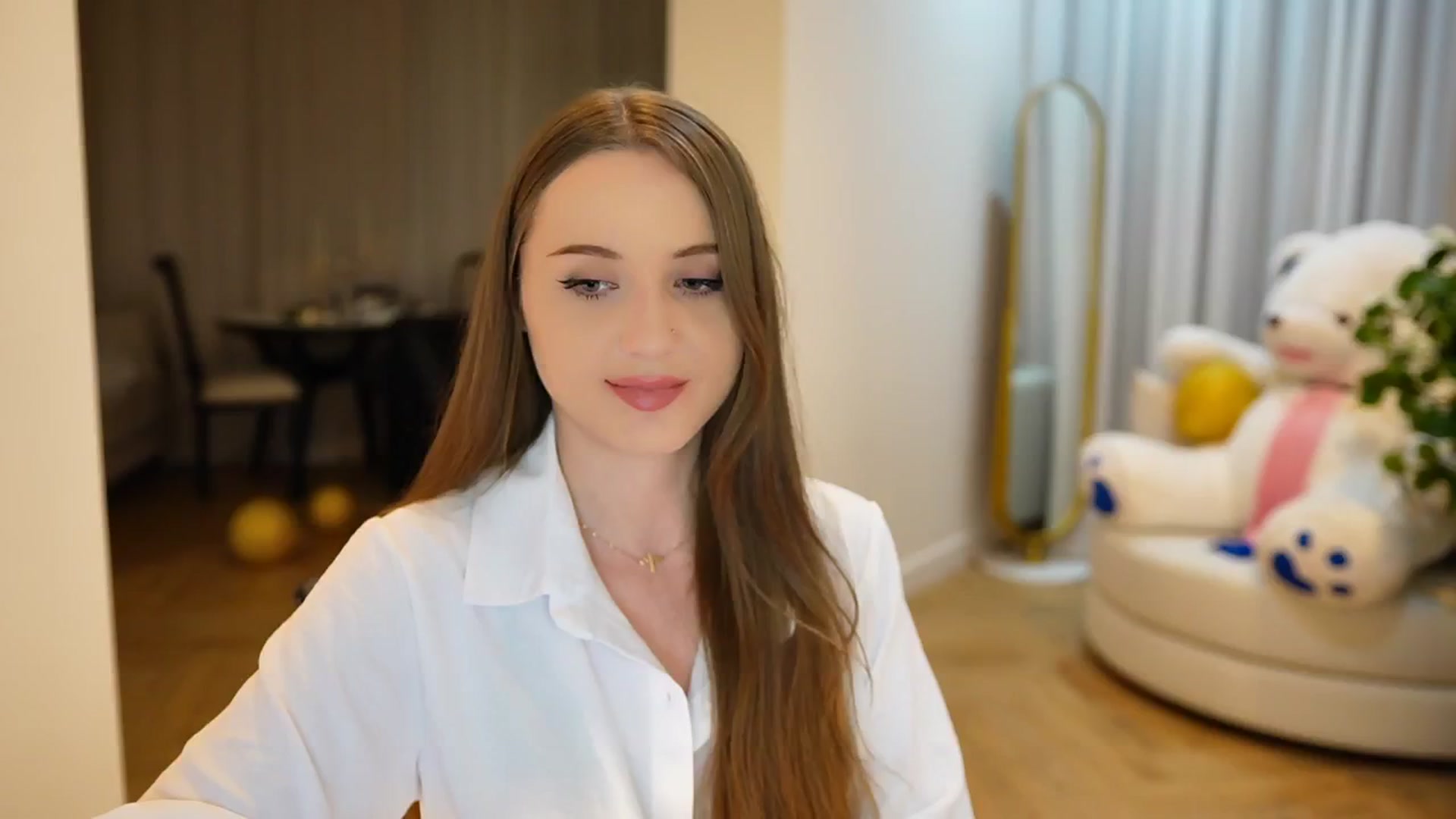 Gallery image thumbnail from Innocent_Soul's myfreecams stream on, 09/14/2024, 17:21 image 15 of 20