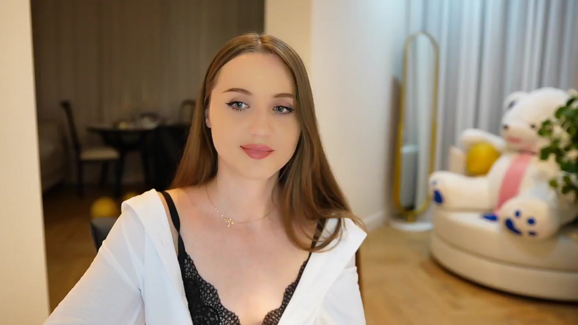 Gallery image thumbnail from Innocent_Soul's myfreecams stream on, 09/14/2024, 18:15 image 11 of 20
