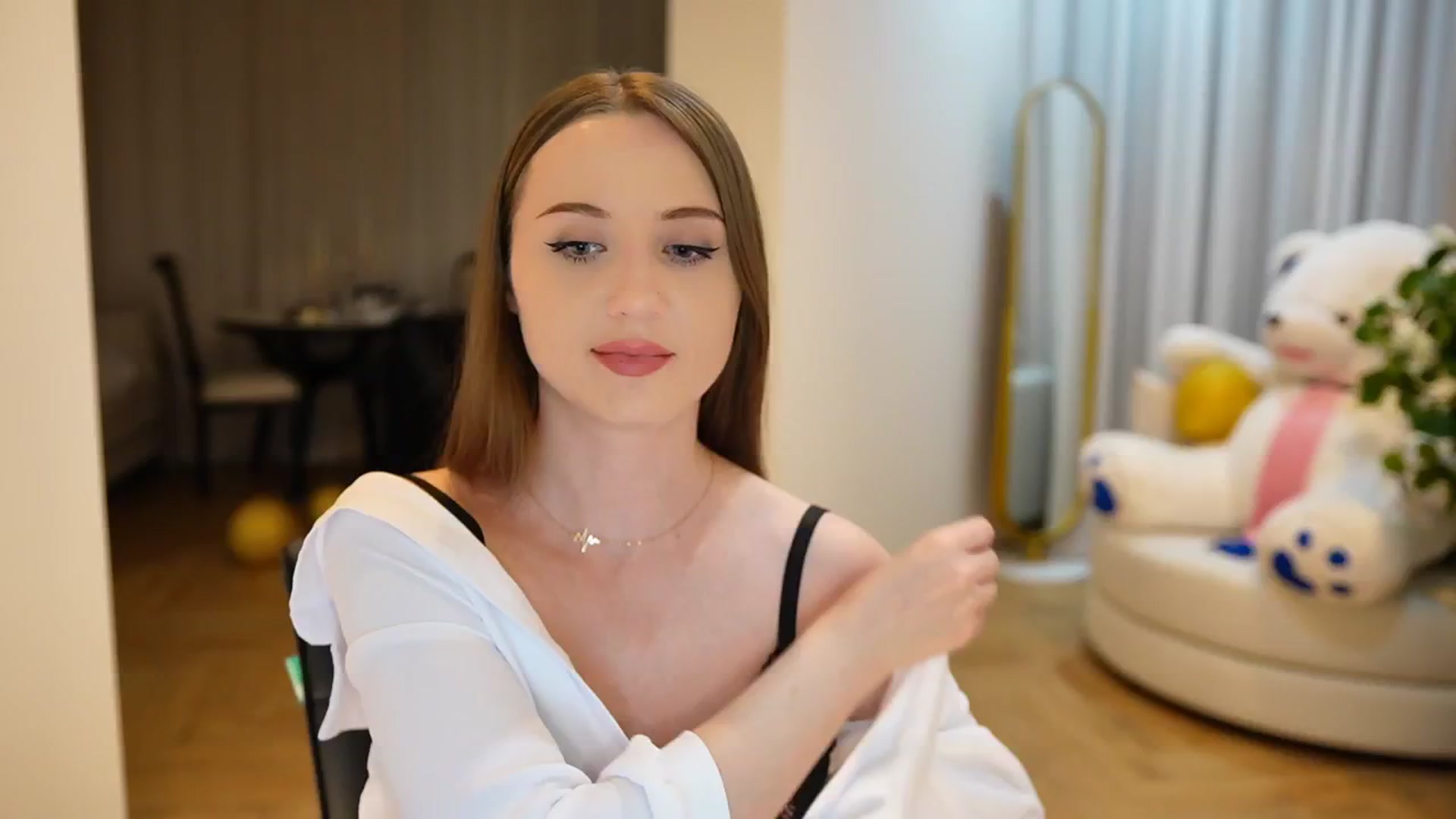 Gallery image thumbnail from Innocent_Soul's myfreecams stream on, 09/14/2024, 18:15 image 14 of 20
