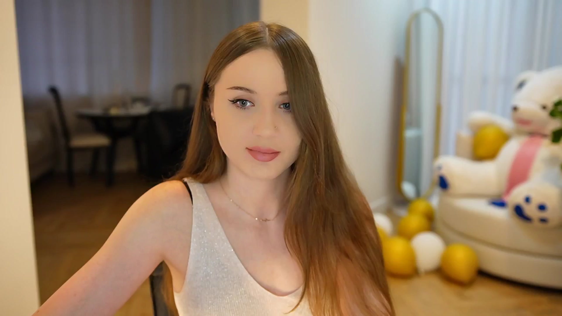 Gallery image thumbnail from Innocent_Soul's myfreecams stream on, 09/15/2024, 15:39 image 1 of 20